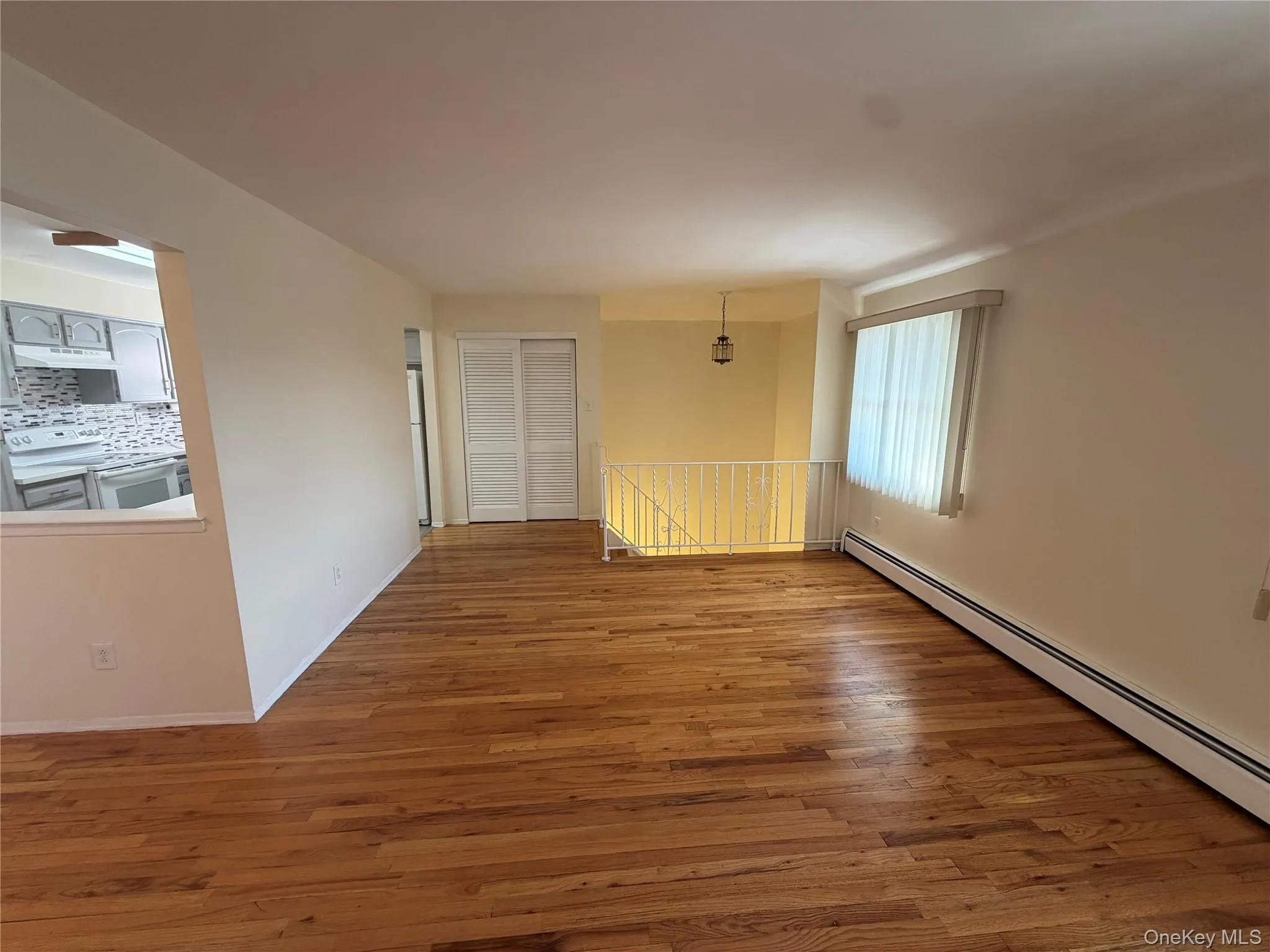 164-11 95th Street, New York, NY, 2 Bedrooms Bedrooms, 5 Rooms Rooms,1 BathroomBathrooms,Residential Lease,For Rent,95th,0,961724 164-11 95th Street, New York, NY, 2 Bedrooms Bedrooms, 5 Rooms Rooms,1 BathroomBathrooms,Residential Lease,For Rent,95th,0,961724