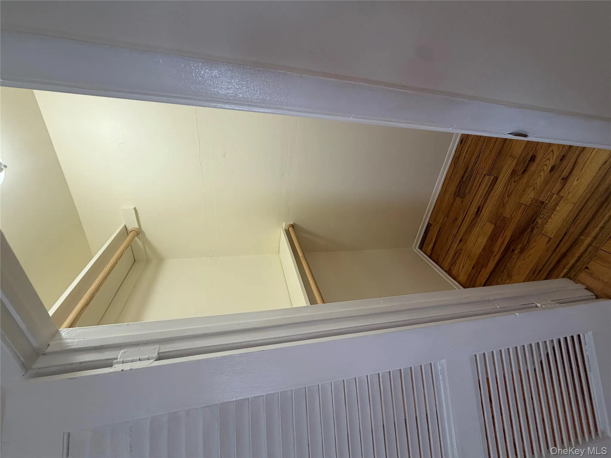 164-11 95th Street, New York, NY, 2 Bedrooms Bedrooms, 5 Rooms Rooms,1 BathroomBathrooms,Residential Lease,For Rent,95th,0,961724 164-11 95th Street, New York, NY, 2 Bedrooms Bedrooms, 5 Rooms Rooms,1 BathroomBathrooms,Residential Lease,For Rent,95th,0,961724