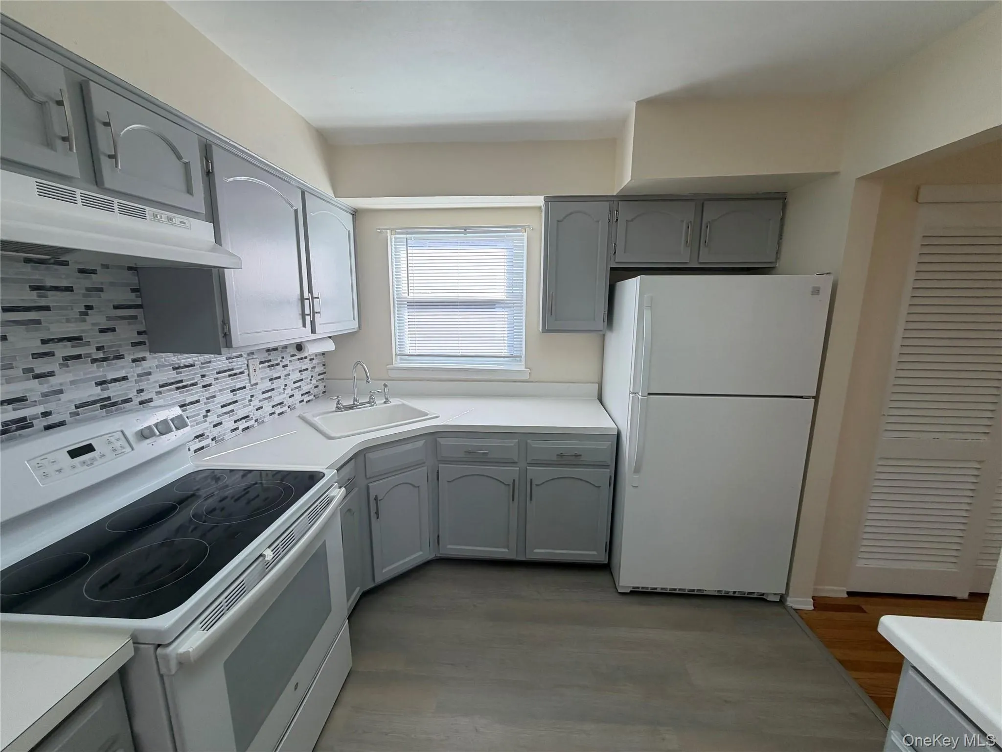 164-11 95th Street, New York, NY, 2 Bedrooms Bedrooms, 5 Rooms Rooms,1 BathroomBathrooms,Residential Lease,For Rent,95th,0,961724 164-11 95th Street, New York, NY, 2 Bedrooms Bedrooms, 5 Rooms Rooms,1 BathroomBathrooms,Residential Lease,For Rent,95th,0,961724