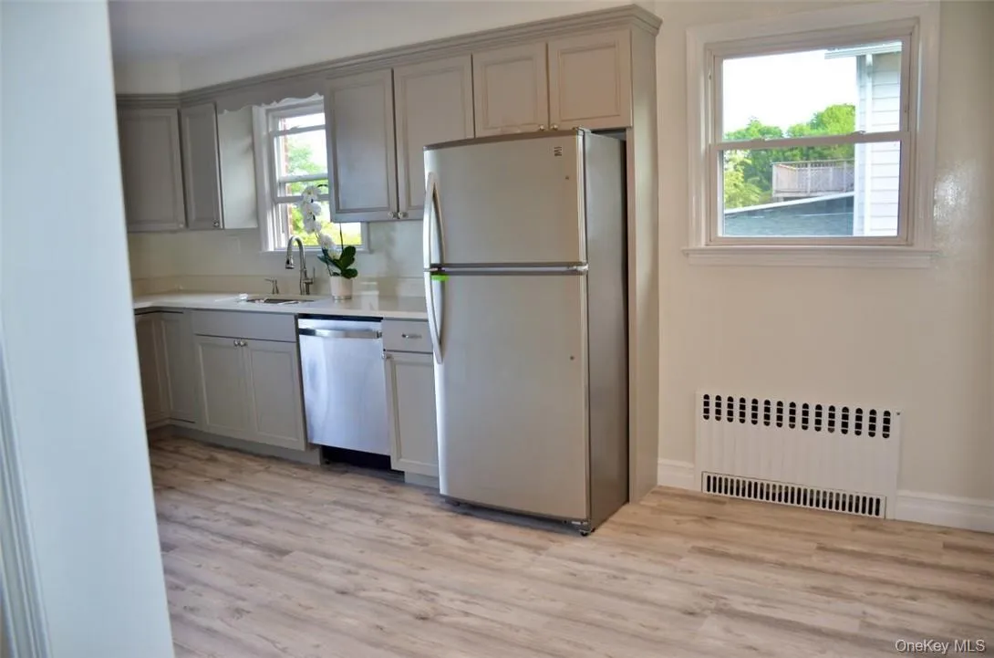 Eat-Kitchen Eat-Kitchen