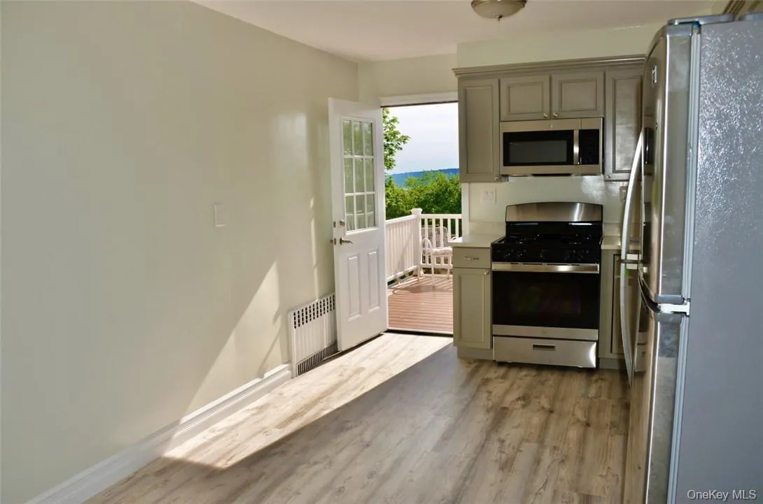 Eat-kitchen Eat-kitchen