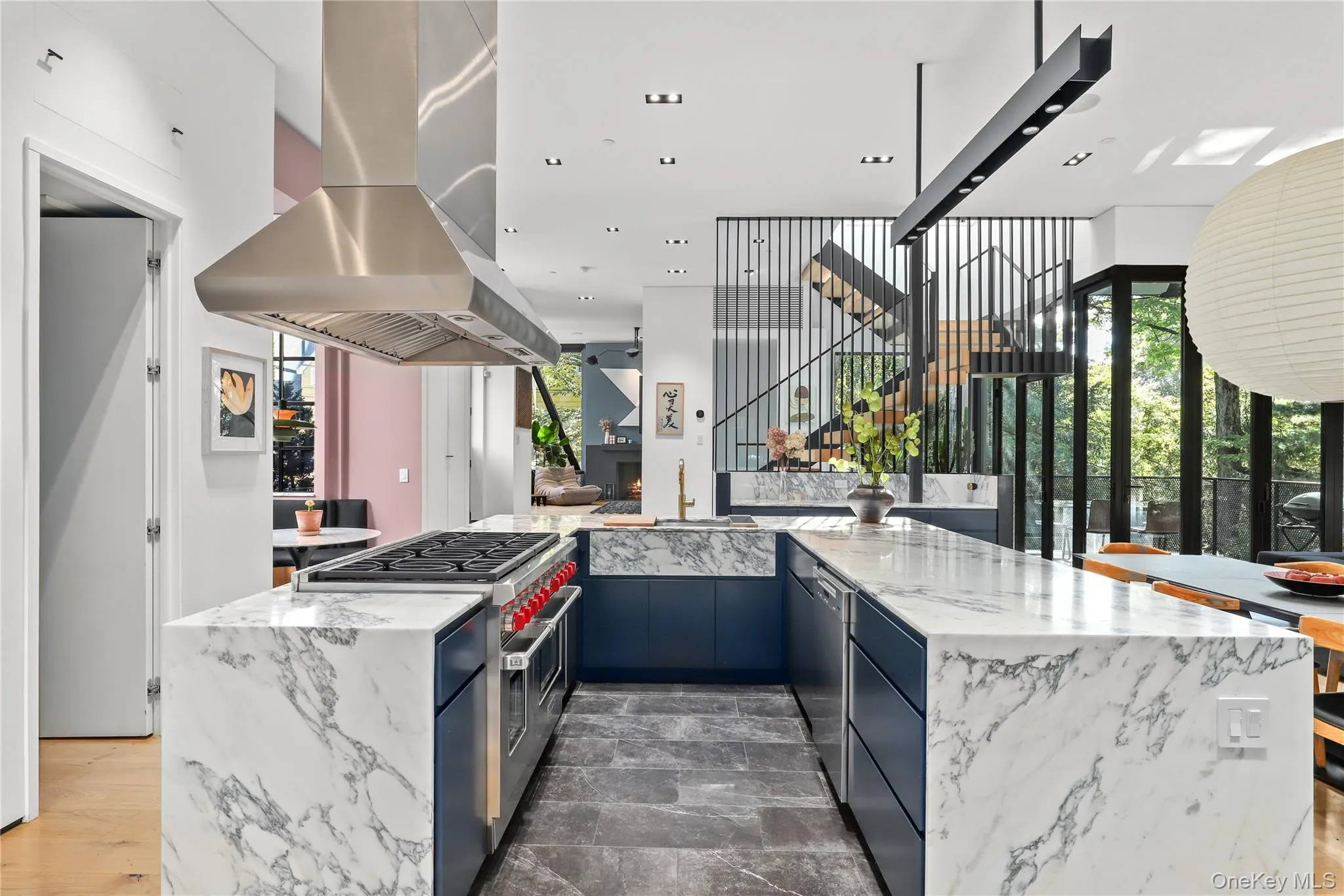 Kitchen / Appliances – Professional-grade Wolf range and Sub-Zero refrigeration. Kitchen / Appliances – Professional-grade Wolf range and Sub-Zero refrigeration.