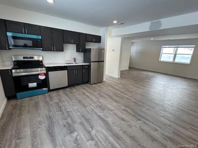 Spacious and funny with all appliances. Spacious and funny with all appliances.