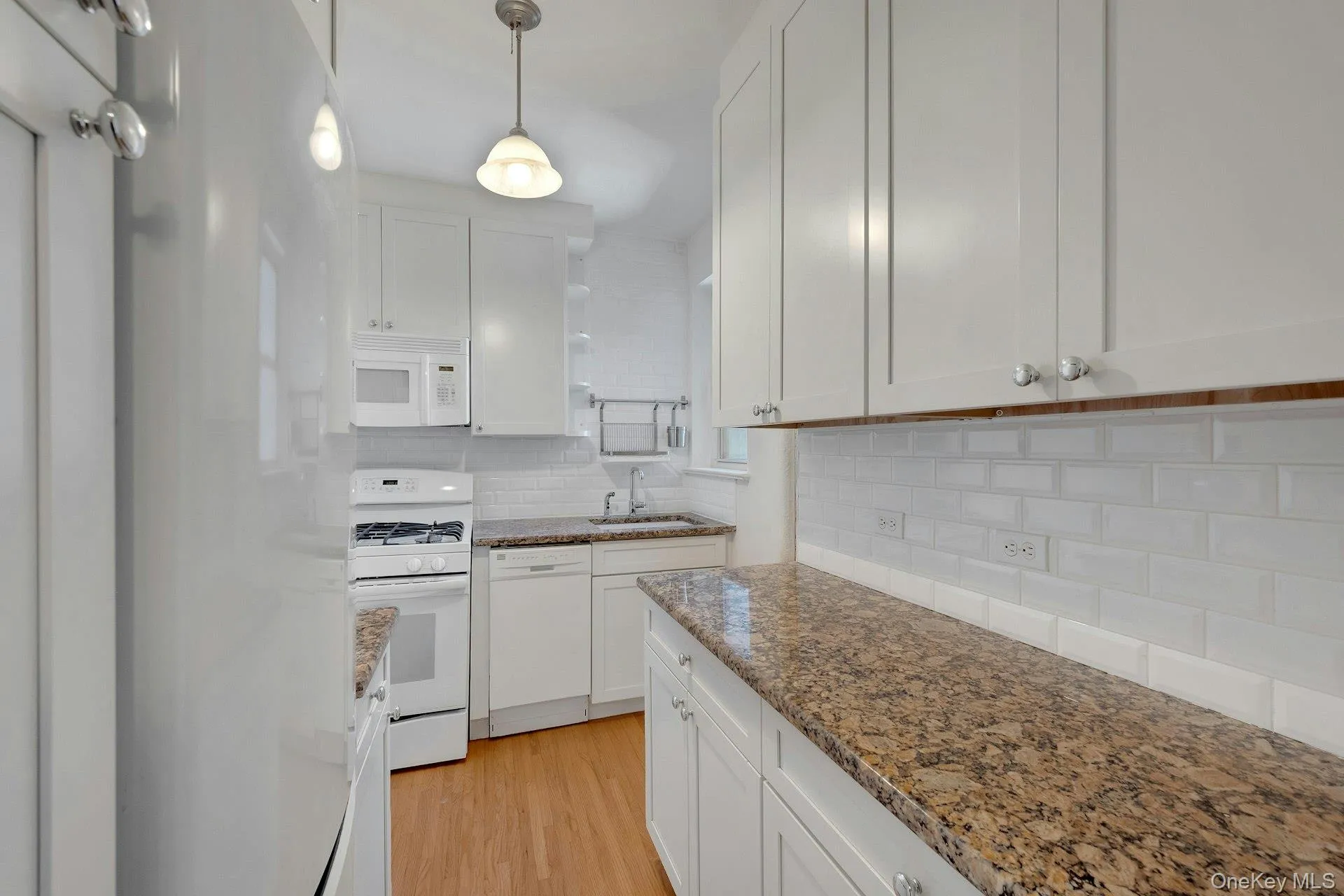 640 231st Street, New York, NY, 1 Bedroom Bedrooms, 3 Rooms Rooms,1 BathroomBathrooms,Residential,For Rent,231st,0,961769 640 231st Street, New York, NY, 1 Bedroom Bedrooms, 3 Rooms Rooms,1 BathroomBathrooms,Residential,For Rent,231st,0,961769