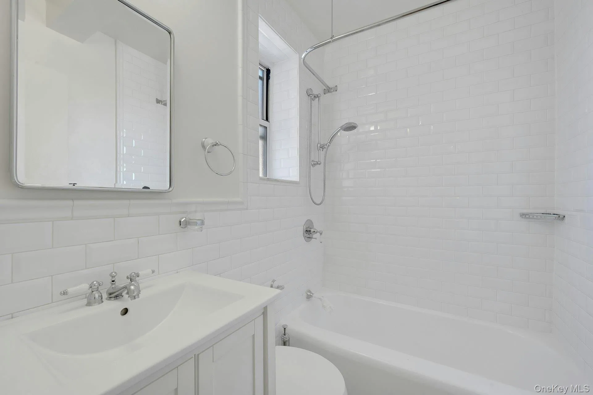 640 231st Street, New York, NY, 1 Bedroom Bedrooms, 3 Rooms Rooms,1 BathroomBathrooms,Residential,For Rent,231st,0,961769 640 231st Street, New York, NY, 1 Bedroom Bedrooms, 3 Rooms Rooms,1 BathroomBathrooms,Residential,For Rent,231st,0,961769