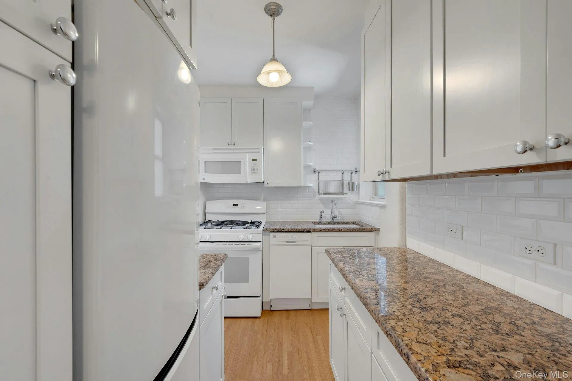 640 231st Street, New York, NY, 1 Bedroom Bedrooms, 3 Rooms Rooms,1 BathroomBathrooms,Residential,For Rent,231st,0,961769 640 231st Street, New York, NY, 1 Bedroom Bedrooms, 3 Rooms Rooms,1 BathroomBathrooms,Residential,For Rent,231st,0,961769