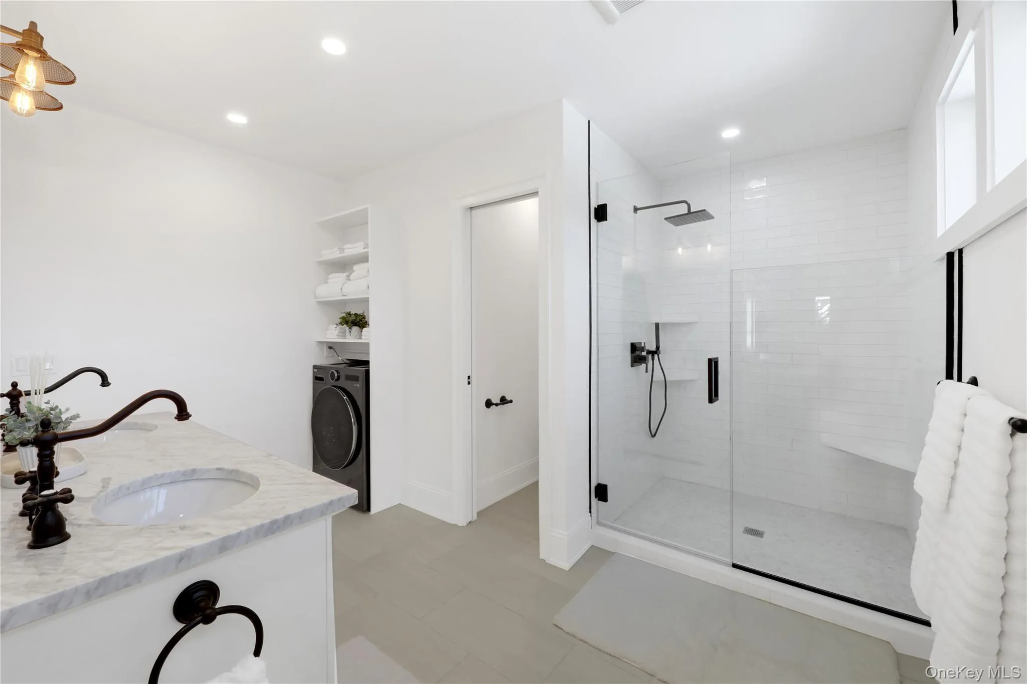 17C Basket Neck Lane, Southampton, NY, 3 Bedrooms Bedrooms, 5 Rooms Rooms,3 BathroomsBathrooms,Residential Lease,For Rent,Basket Neck Lane,0,961793 17C Basket Neck Lane, Southampton, NY, 3 Bedrooms Bedrooms, 5 Rooms Rooms,3 BathroomsBathrooms,Residential Lease,For Rent,Basket Neck Lane,0,961793