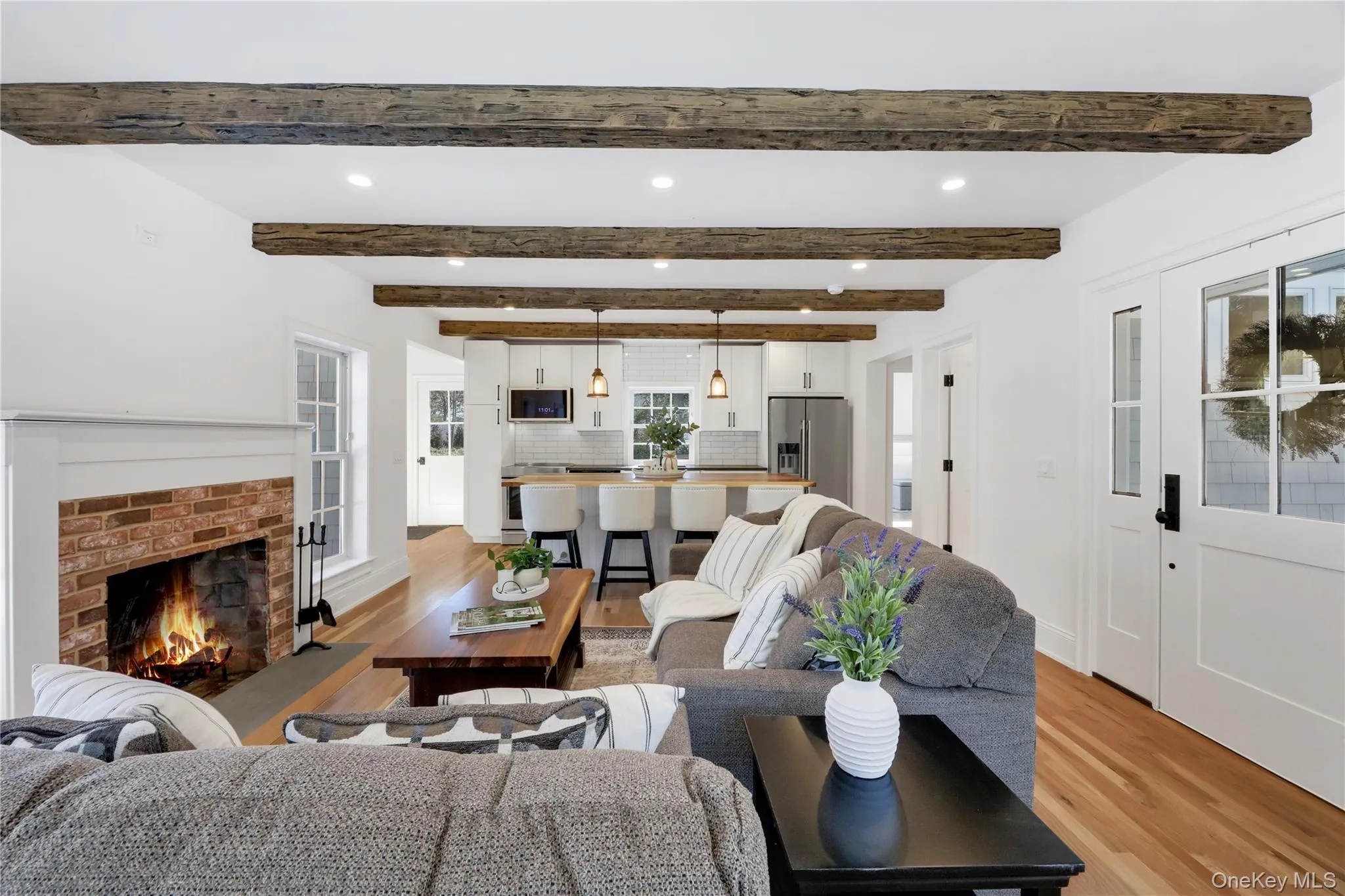 17C Basket Neck Lane, Southampton, NY, 3 Bedrooms Bedrooms, 5 Rooms Rooms,3 BathroomsBathrooms,Residential Lease,For Rent,Basket Neck Lane,0,961793 17C Basket Neck Lane, Southampton, NY, 3 Bedrooms Bedrooms, 5 Rooms Rooms,3 BathroomsBathrooms,Residential Lease,For Rent,Basket Neck Lane,0,961793