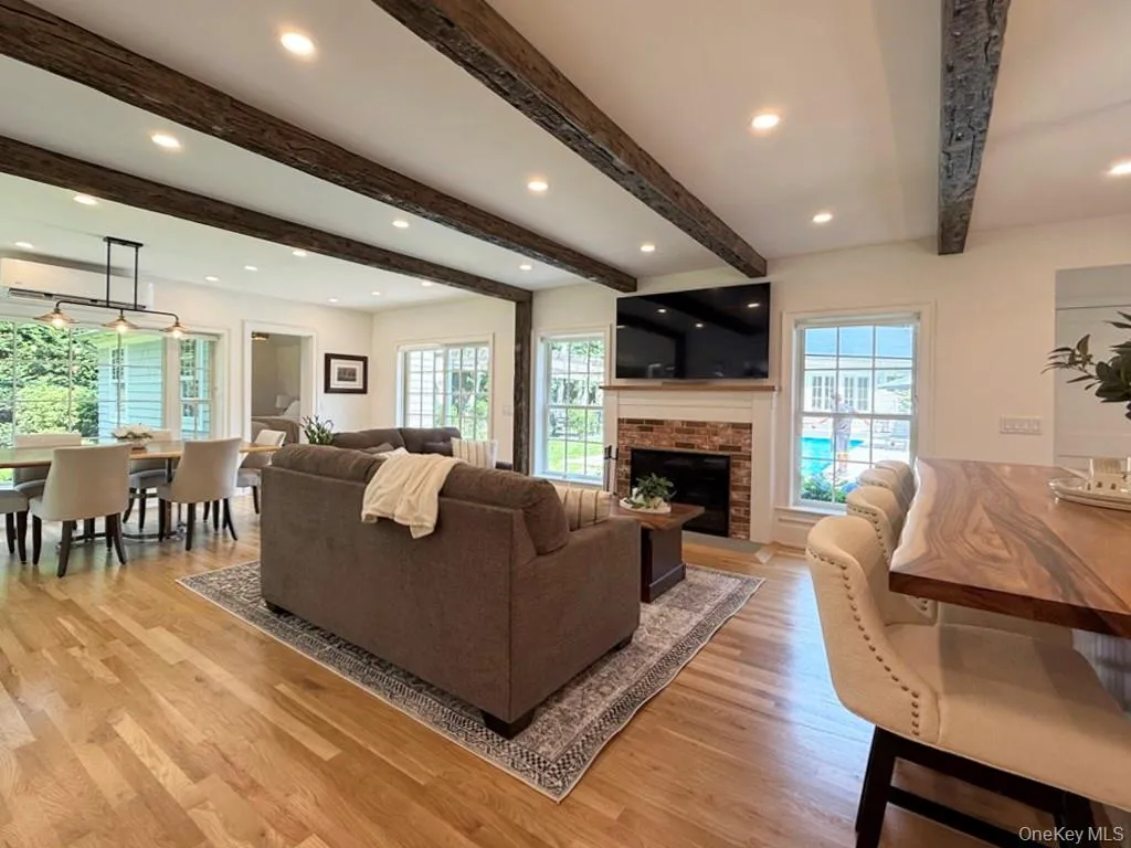 17C Basket Neck Lane, Southampton, NY, 3 Bedroom Bedrooms, 5 Room Rooms,3 BathroomBathrooms,Residential Lease,For Rent,Basket Neck Lane,0,961793 17C Basket Neck Lane, Southampton, NY, 3 Bedroom Bedrooms, 5 Room Rooms,3 BathroomBathrooms,Residential Lease,For Rent,Basket Neck Lane,0,961793