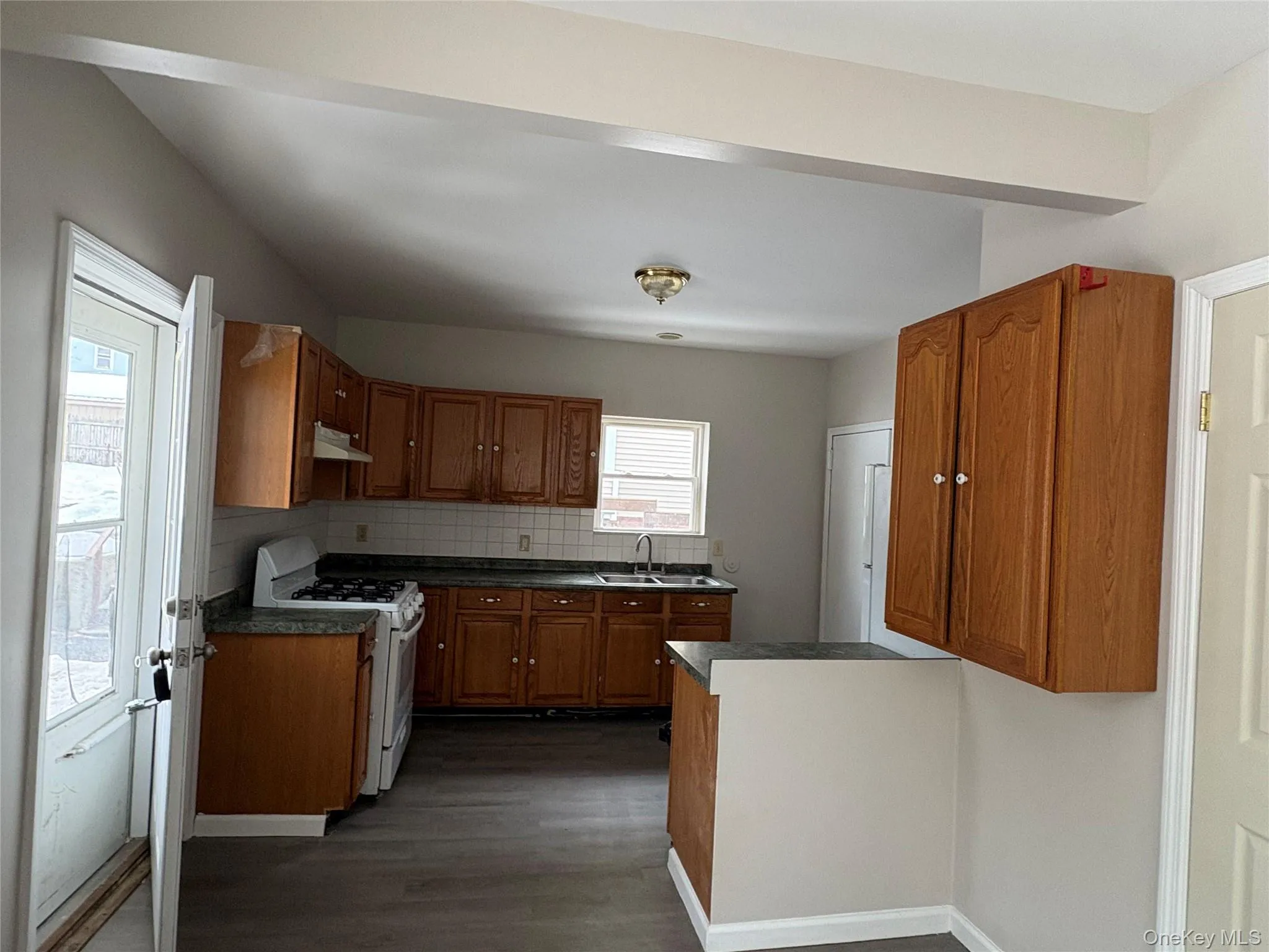56 Wisner Avenue, Middletown, NY, 3 Bedrooms Bedrooms, 7 Rooms Rooms,1 BathroomBathrooms,Residential Lease,For Rent,Wisner,0,961810 56 Wisner Avenue, Middletown, NY, 3 Bedrooms Bedrooms, 7 Rooms Rooms,1 BathroomBathrooms,Residential Lease,For Rent,Wisner,0,961810