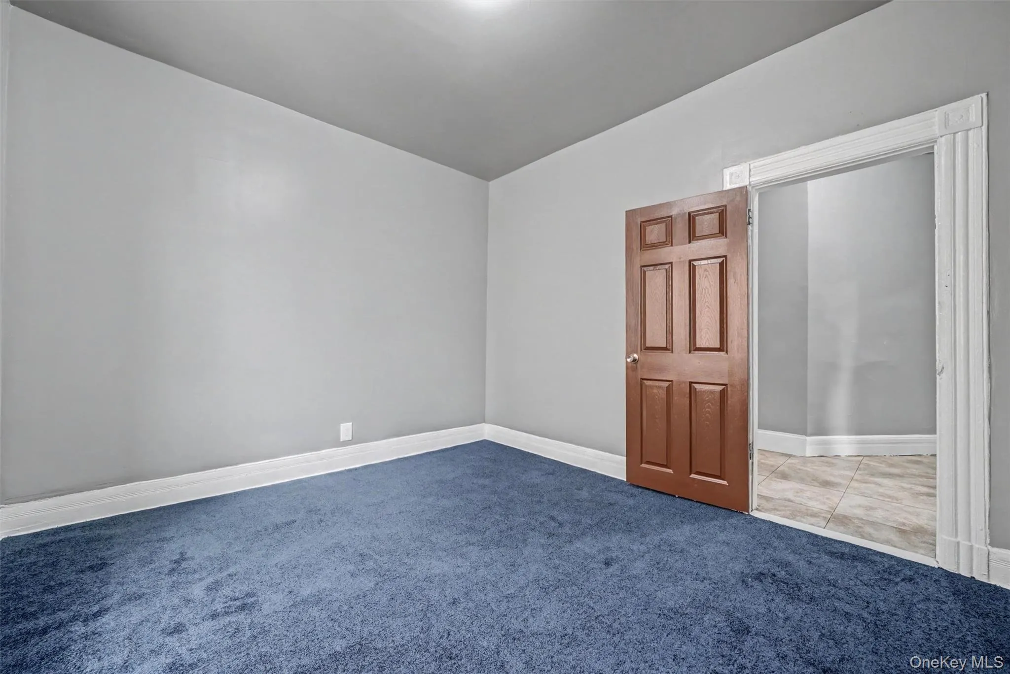 Bedroom 3 - Brand new wall-to-wall carpeting. Bedroom 3 - Brand new wall-to-wall carpeting.