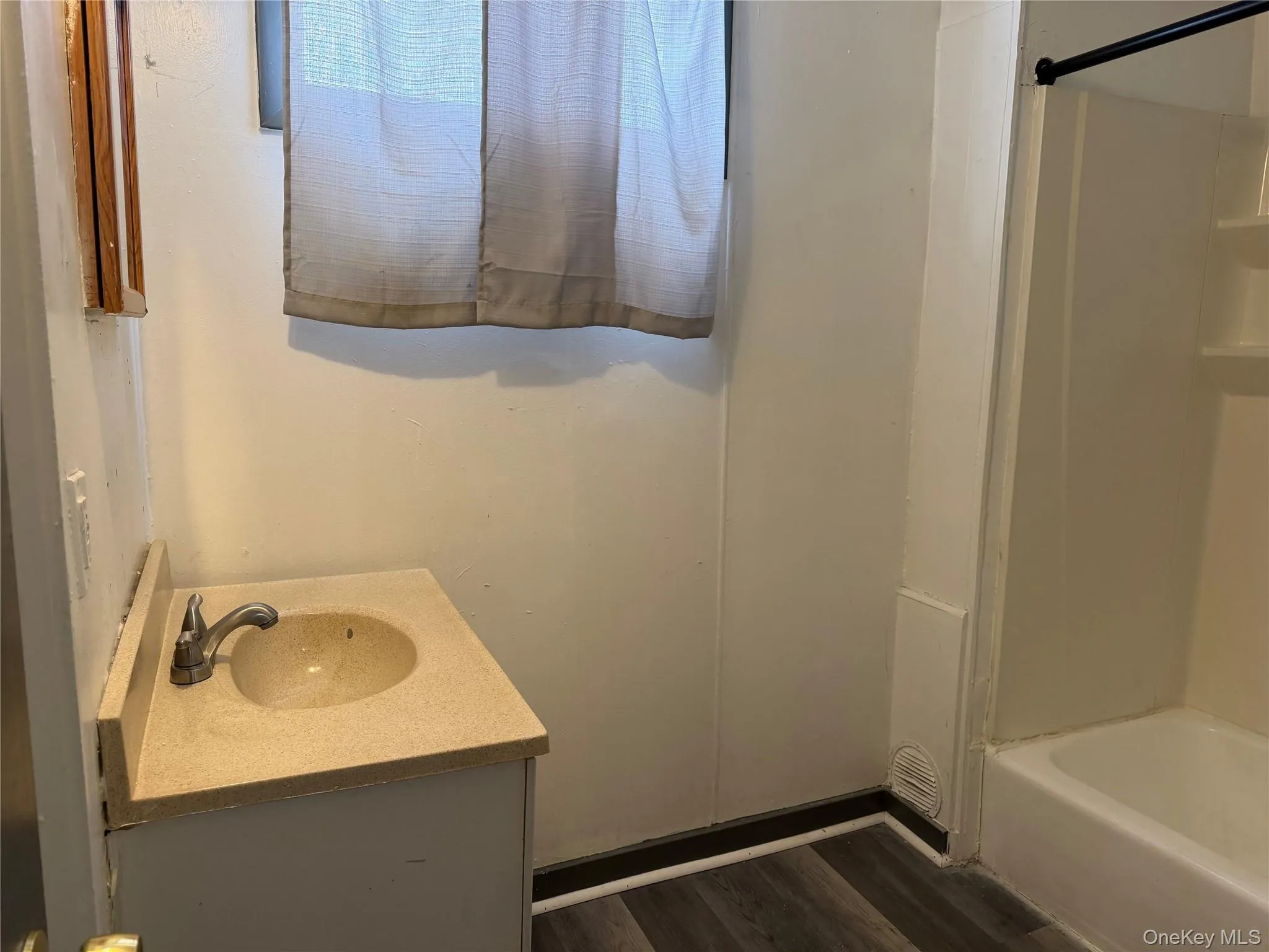 Nice size bathroom with tub Nice size bathroom with tub