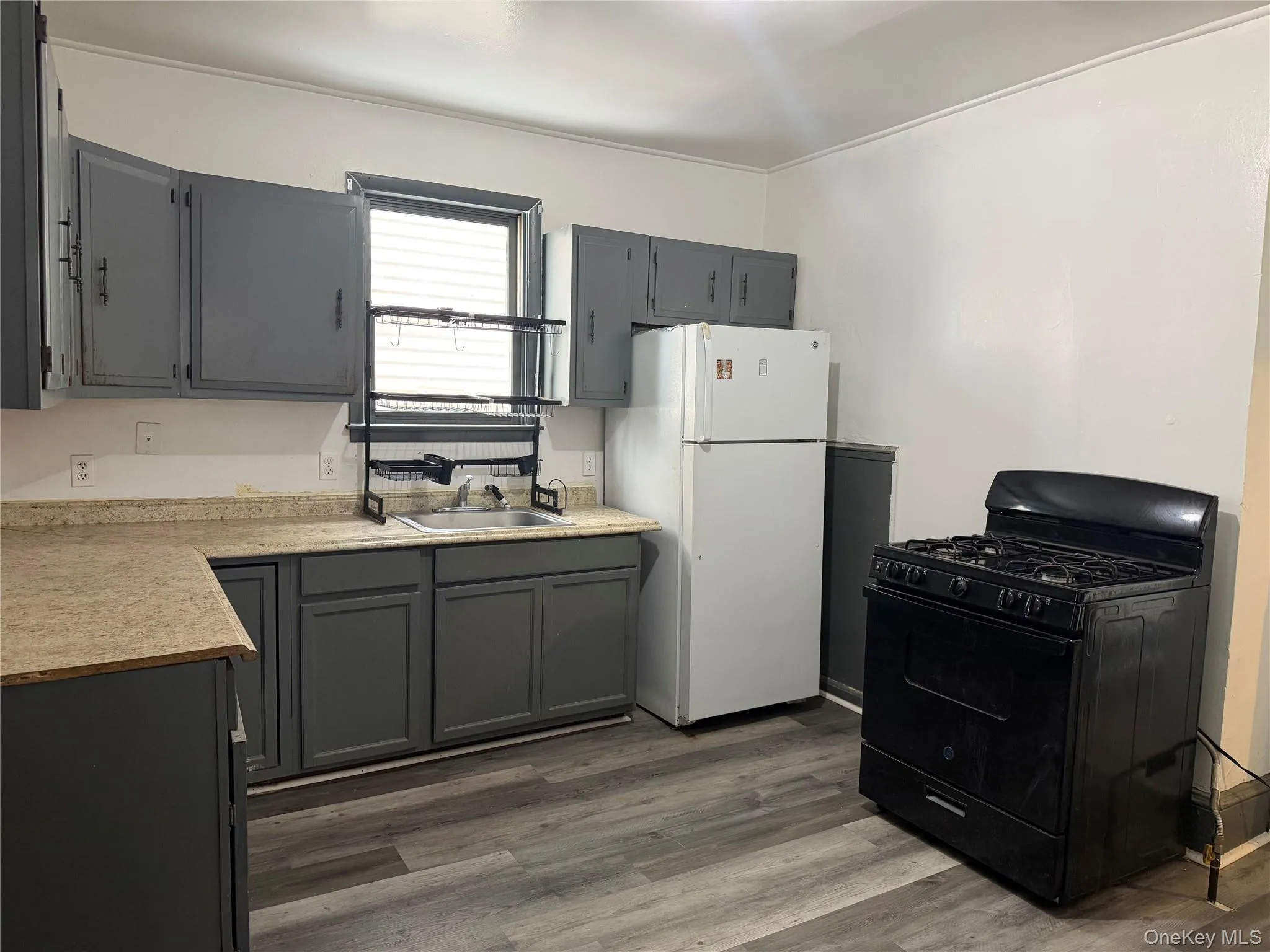 Lots of cabinets Lots of cabinets