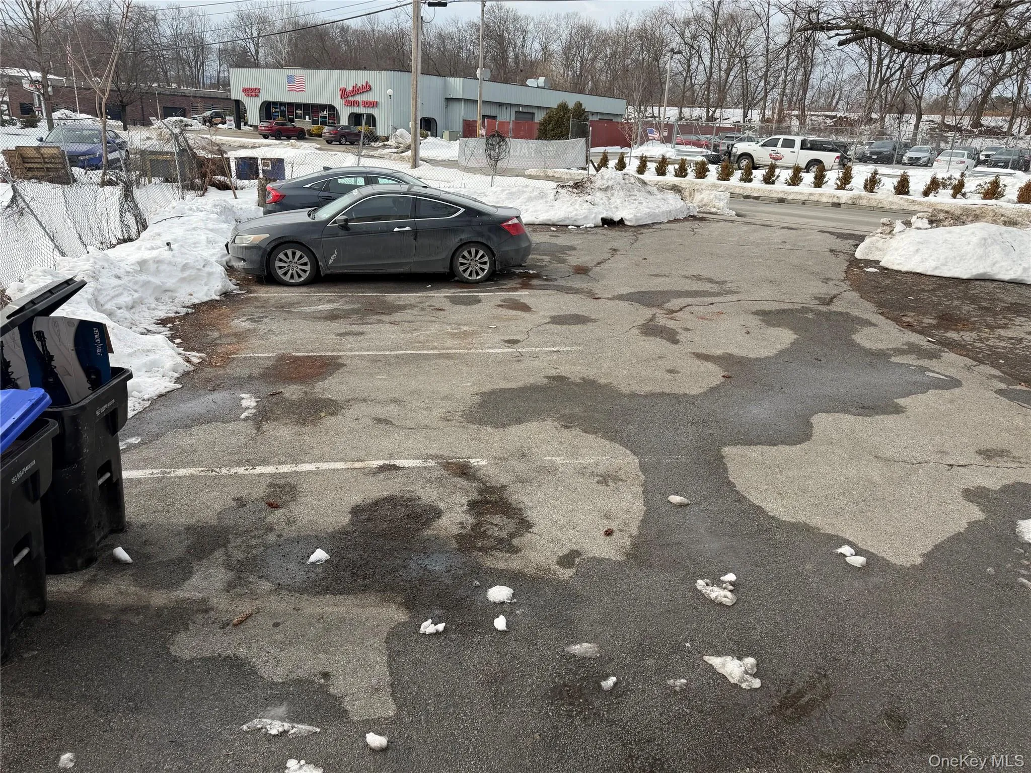 Parking lot for 2 cars. Parking lot for 2 cars.