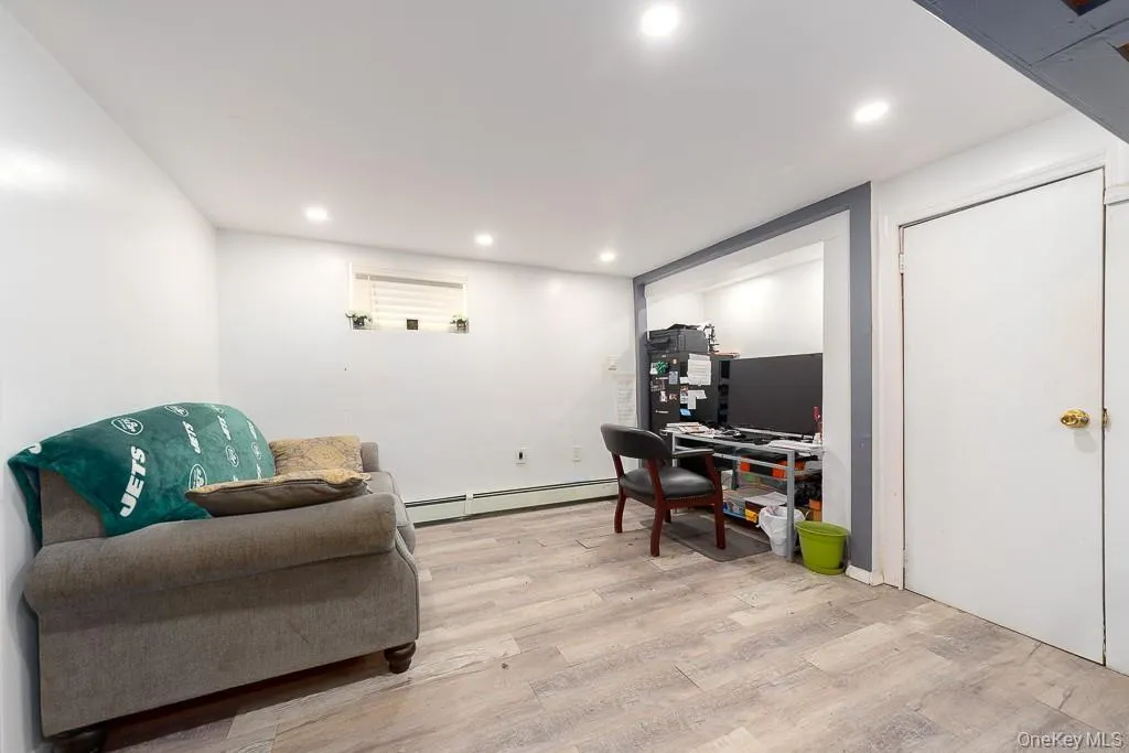 13449 230th Street, New York, NY, 3 Bedrooms Bedrooms, 6 Rooms Rooms,2 BathroomsBathrooms,Residential,For Rent,230th,0,961865 13449 230th Street, New York, NY, 3 Bedrooms Bedrooms, 6 Rooms Rooms,2 BathroomsBathrooms,Residential,For Rent,230th,0,961865