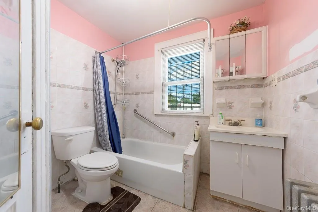 13449 230th Street, New York, NY, 3 Bedrooms Bedrooms, 6 Rooms Rooms,2 BathroomsBathrooms,Residential,For Rent,230th,0,961865 13449 230th Street, New York, NY, 3 Bedrooms Bedrooms, 6 Rooms Rooms,2 BathroomsBathrooms,Residential,For Rent,230th,0,961865