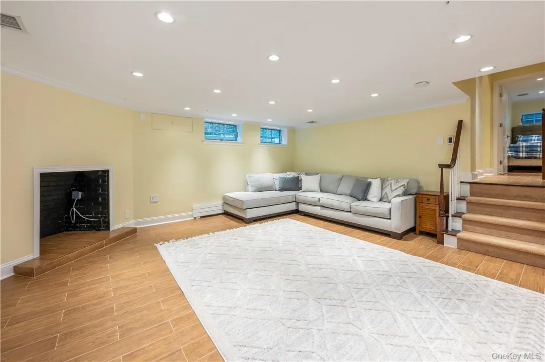 468 Murray Street, Pelham, NY, 5 Bedrooms Bedrooms, 9 Rooms Rooms,3 BathroomsBathrooms,Residential Lease,For Rent,Murray,0,961875 468 Murray Street, Pelham, NY, 5 Bedrooms Bedrooms, 9 Rooms Rooms,3 BathroomsBathrooms,Residential Lease,For Rent,Murray,0,961875