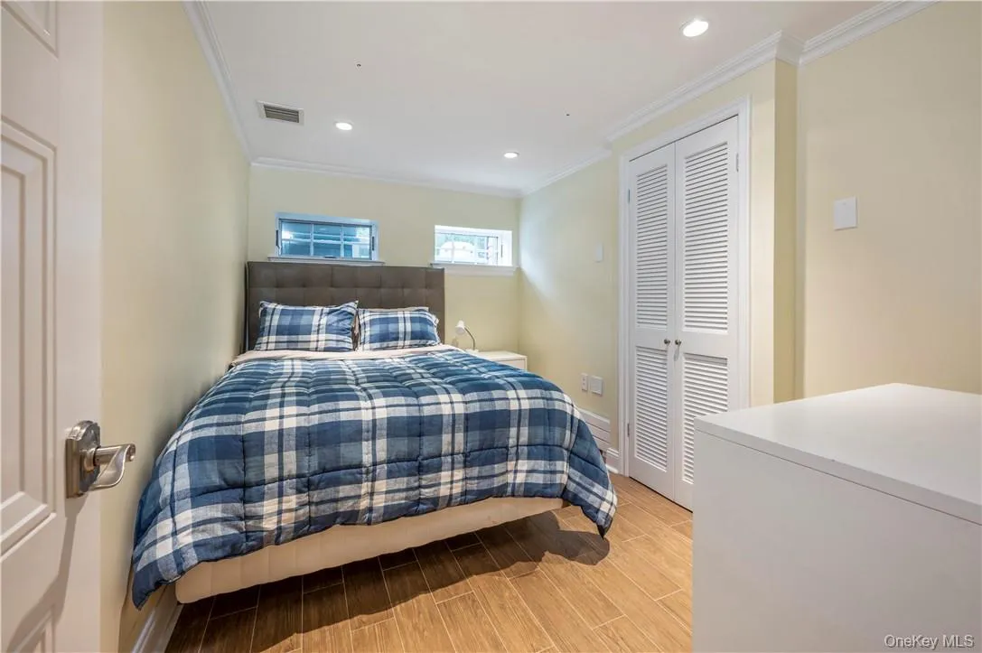 468 Murray Street, Pelham, NY, 5 Bedrooms Bedrooms, 9 Rooms Rooms,3 BathroomsBathrooms,Residential Lease,For Rent,Murray,0,961875 468 Murray Street, Pelham, NY, 5 Bedrooms Bedrooms, 9 Rooms Rooms,3 BathroomsBathrooms,Residential Lease,For Rent,Murray,0,961875