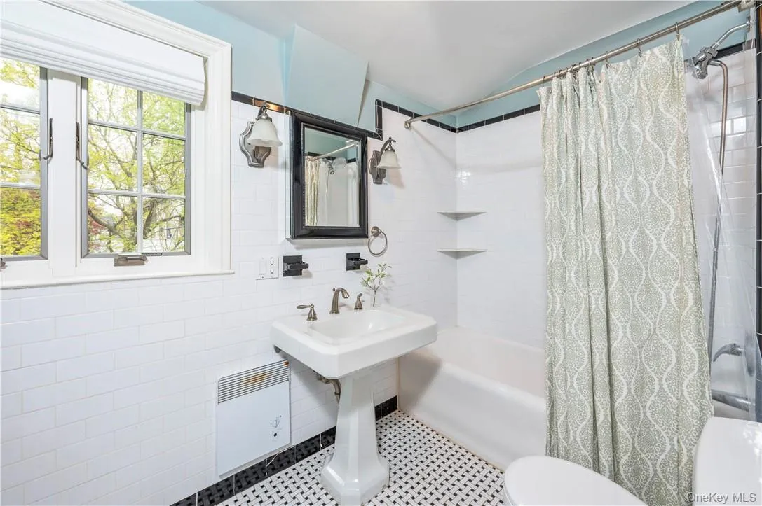 468 Murray Street, Pelham, NY, 5 Bedrooms Bedrooms, 9 Rooms Rooms,3 BathroomsBathrooms,Residential Lease,For Rent,Murray,0,961875 468 Murray Street, Pelham, NY, 5 Bedrooms Bedrooms, 9 Rooms Rooms,3 BathroomsBathrooms,Residential Lease,For Rent,Murray,0,961875