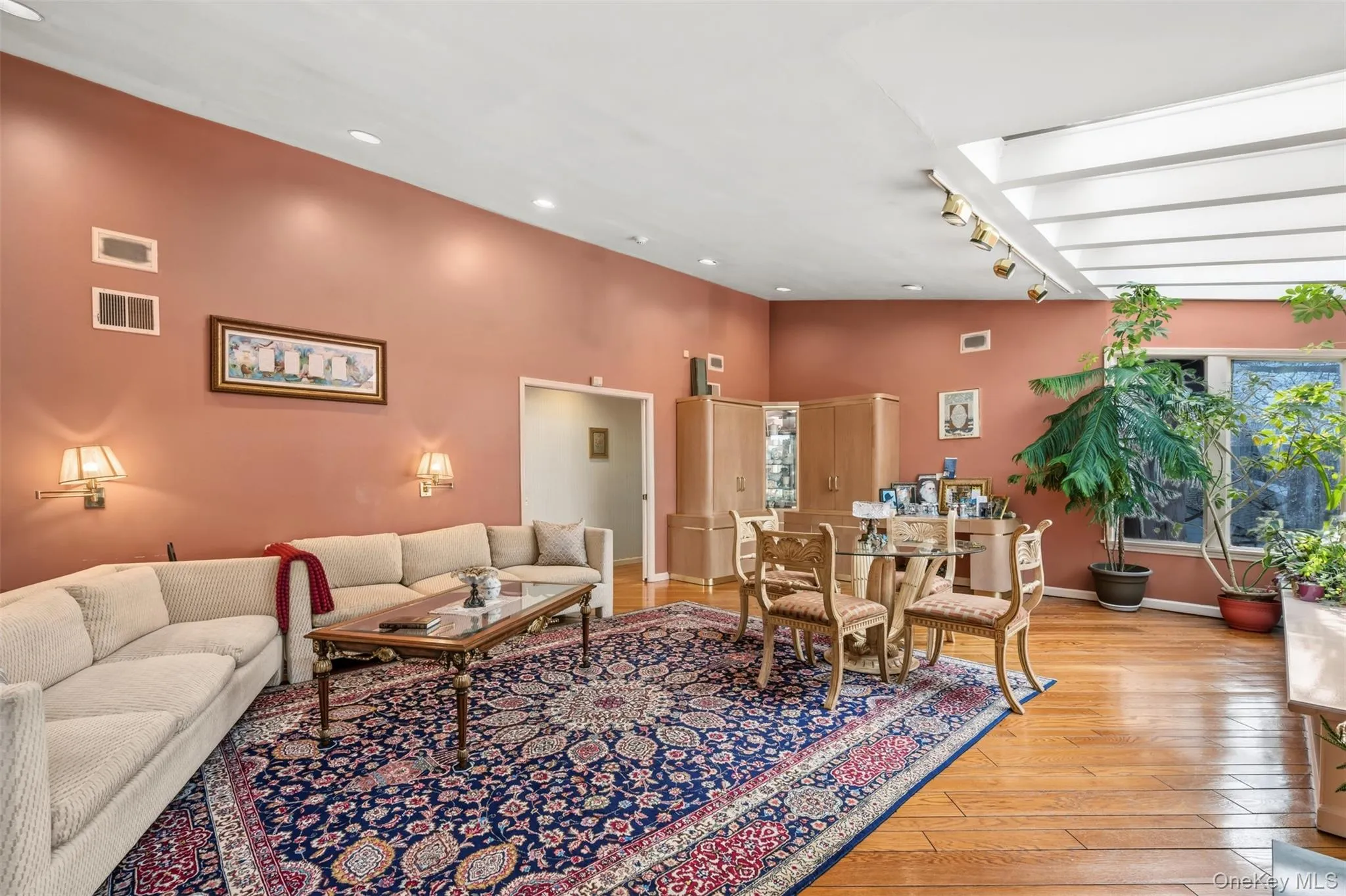 8 Pine Drive, North Hempstead, NY, 3 Bedrooms Bedrooms, 8 Rooms Rooms,2 BathroomsBathrooms,Residential,For Rent,Pine,0,961925 8 Pine Drive, North Hempstead, NY, 3 Bedrooms Bedrooms, 8 Rooms Rooms,2 BathroomsBathrooms,Residential,For Rent,Pine,0,961925
