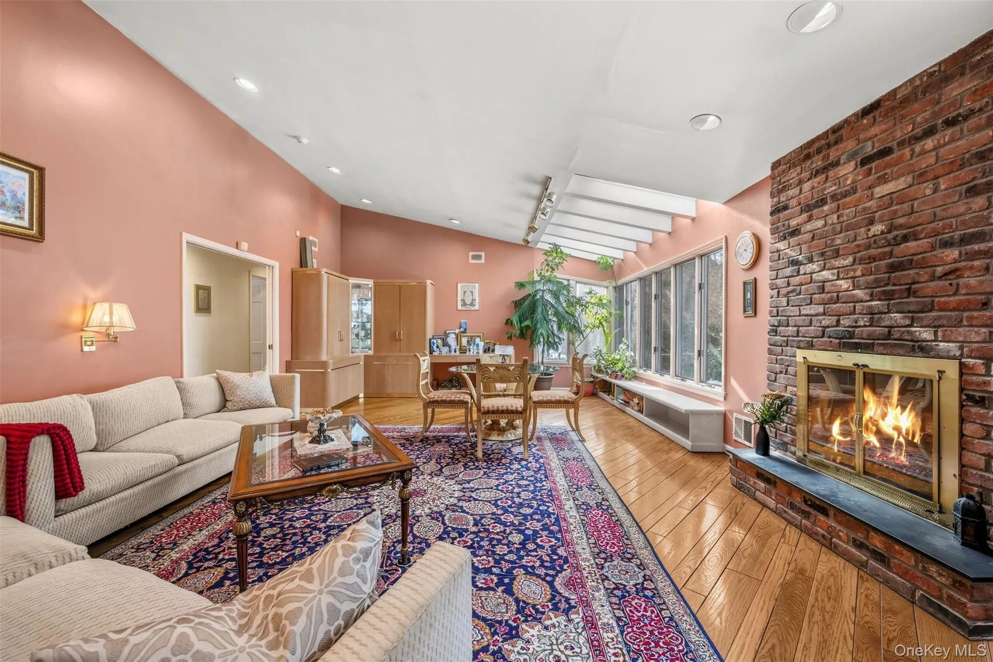 8 Pine Drive, North Hempstead, NY, 3 Bedrooms Bedrooms, 8 Rooms Rooms,2 BathroomsBathrooms,Residential,For Rent,Pine,0,961925 8 Pine Drive, North Hempstead, NY, 3 Bedrooms Bedrooms, 8 Rooms Rooms,2 BathroomsBathrooms,Residential,For Rent,Pine,0,961925