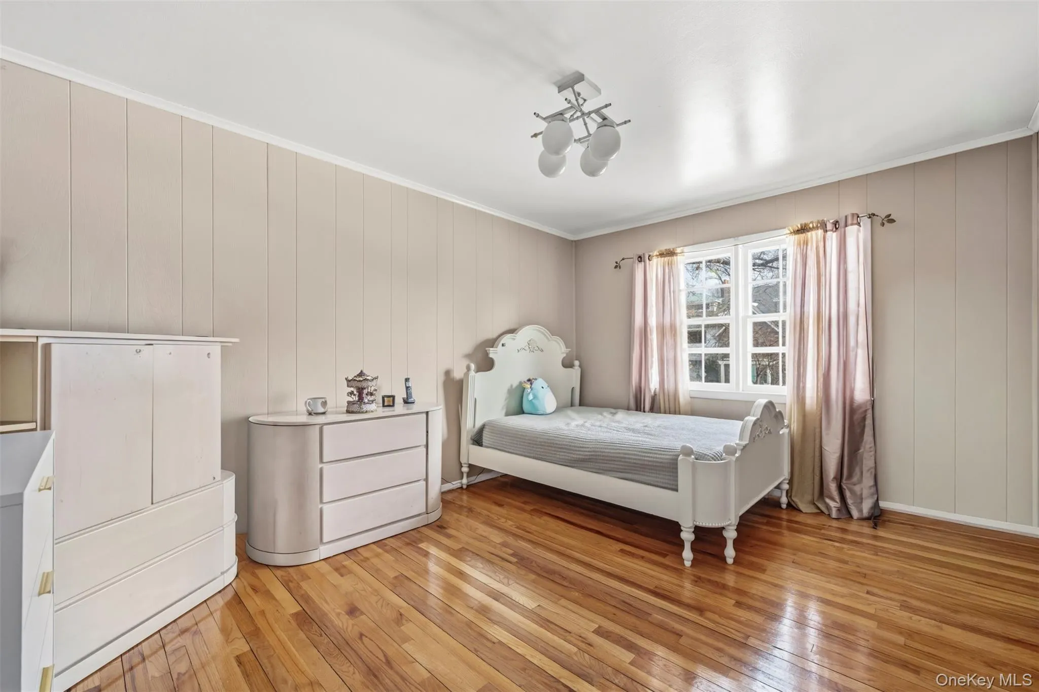 8 Pine Drive, North Hempstead, NY, 3 Bedrooms Bedrooms, 8 Rooms Rooms,2 BathroomsBathrooms,Residential,For Rent,Pine,0,961925 8 Pine Drive, North Hempstead, NY, 3 Bedrooms Bedrooms, 8 Rooms Rooms,2 BathroomsBathrooms,Residential,For Rent,Pine,0,961925