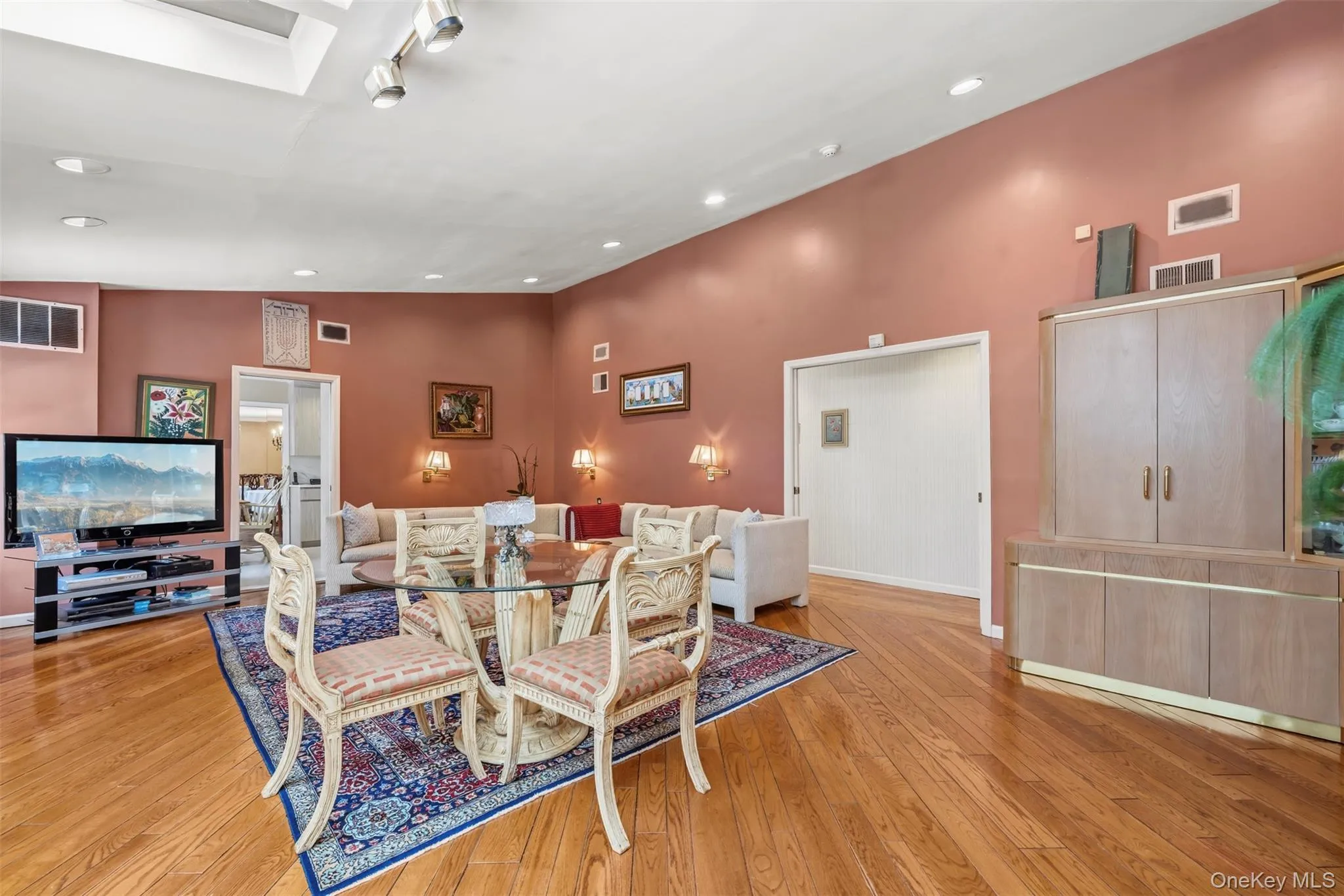 8 Pine Drive, North Hempstead, NY, 3 Bedrooms Bedrooms, 8 Rooms Rooms,2 BathroomsBathrooms,Residential,For Rent,Pine,0,961925 8 Pine Drive, North Hempstead, NY, 3 Bedrooms Bedrooms, 8 Rooms Rooms,2 BathroomsBathrooms,Residential,For Rent,Pine,0,961925