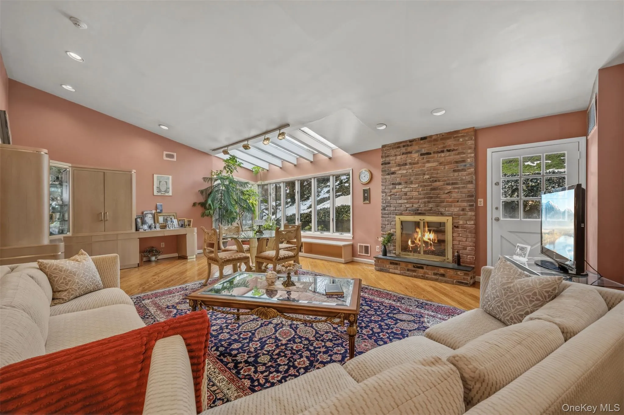 8 Pine Drive, North Hempstead, NY, 3 Bedrooms Bedrooms, 8 Rooms Rooms,2 BathroomsBathrooms,Residential,For Rent,Pine,0,961925 8 Pine Drive, North Hempstead, NY, 3 Bedrooms Bedrooms, 8 Rooms Rooms,2 BathroomsBathrooms,Residential,For Rent,Pine,0,961925
