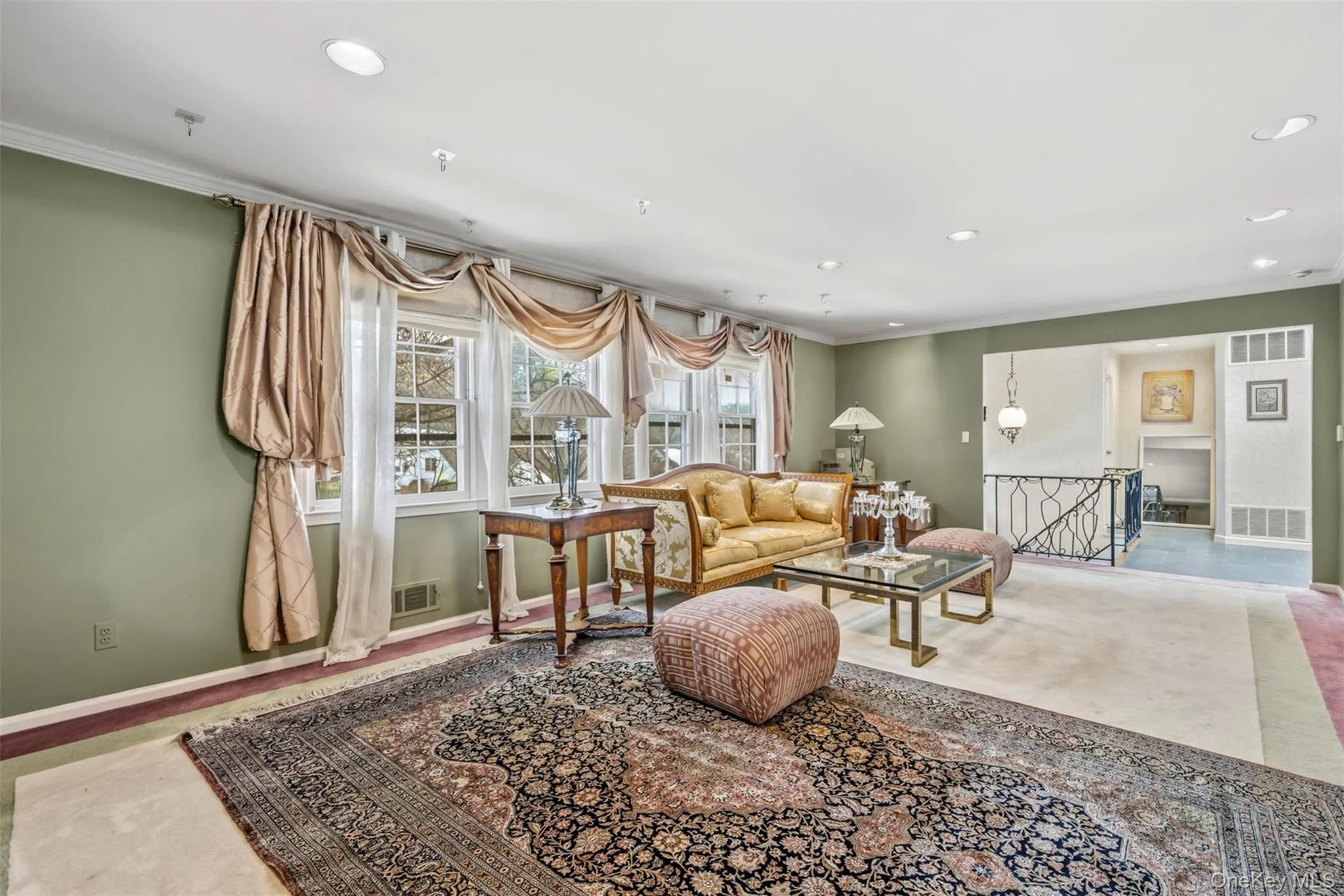 8 Pine Drive, North Hempstead, NY, 3 Bedrooms Bedrooms, 8 Rooms Rooms,2 BathroomsBathrooms,Residential,For Rent,Pine,0,961925 8 Pine Drive, North Hempstead, NY, 3 Bedrooms Bedrooms, 8 Rooms Rooms,2 BathroomsBathrooms,Residential,For Rent,Pine,0,961925