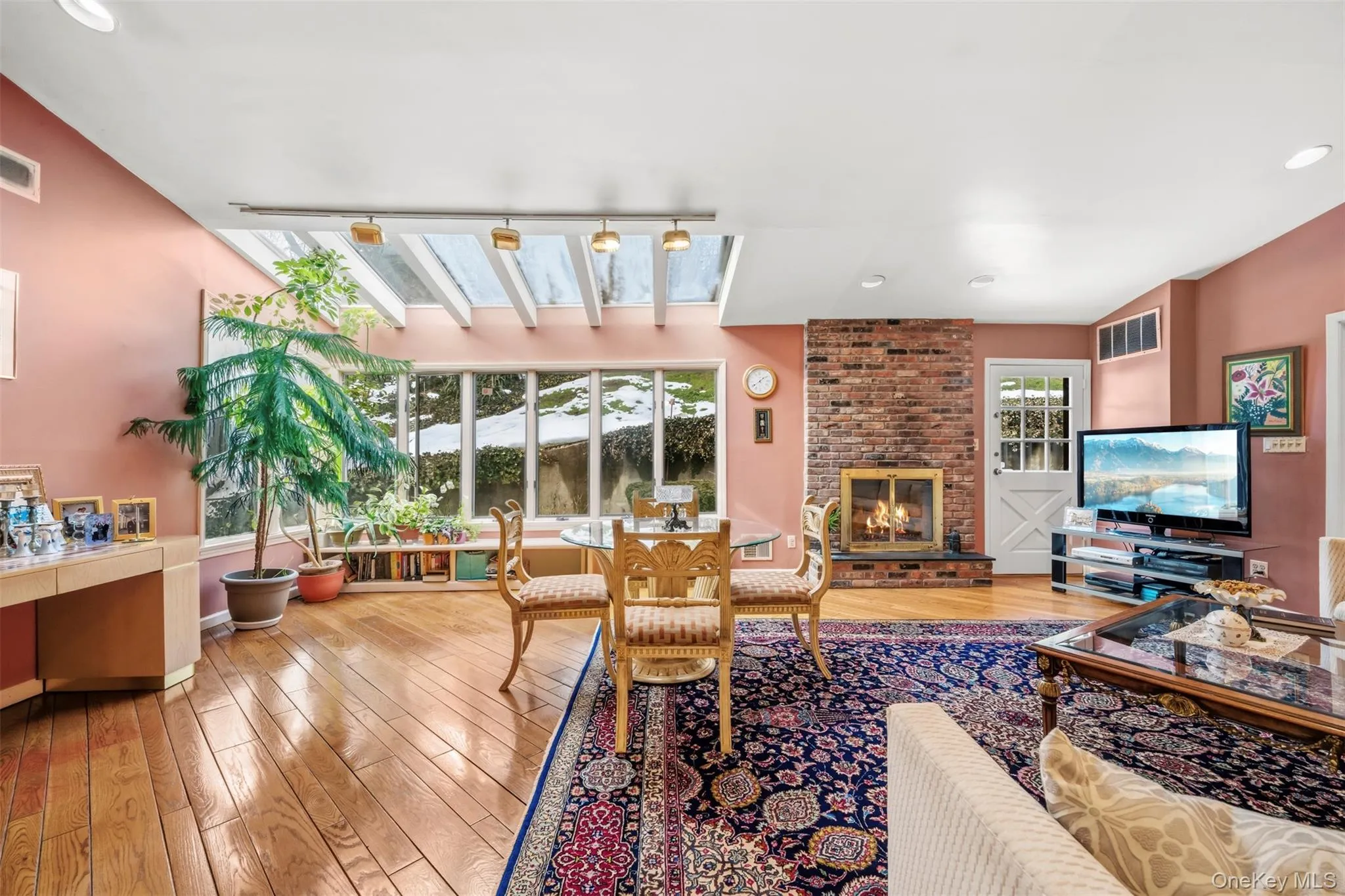 8 Pine Drive, North Hempstead, NY, 3 Bedrooms Bedrooms, 8 Rooms Rooms,2 BathroomsBathrooms,Residential,For Rent,Pine,0,961925 8 Pine Drive, North Hempstead, NY, 3 Bedrooms Bedrooms, 8 Rooms Rooms,2 BathroomsBathrooms,Residential,For Rent,Pine,0,961925