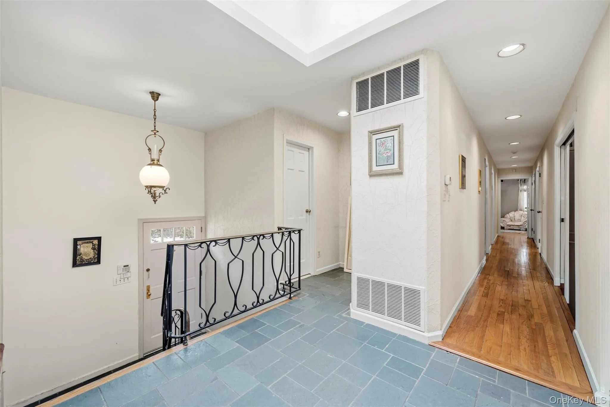8 Pine Drive, North Hempstead, NY, 3 Bedrooms Bedrooms, 8 Rooms Rooms,2 BathroomsBathrooms,Residential,For Rent,Pine,0,961925 8 Pine Drive, North Hempstead, NY, 3 Bedrooms Bedrooms, 8 Rooms Rooms,2 BathroomsBathrooms,Residential,For Rent,Pine,0,961925