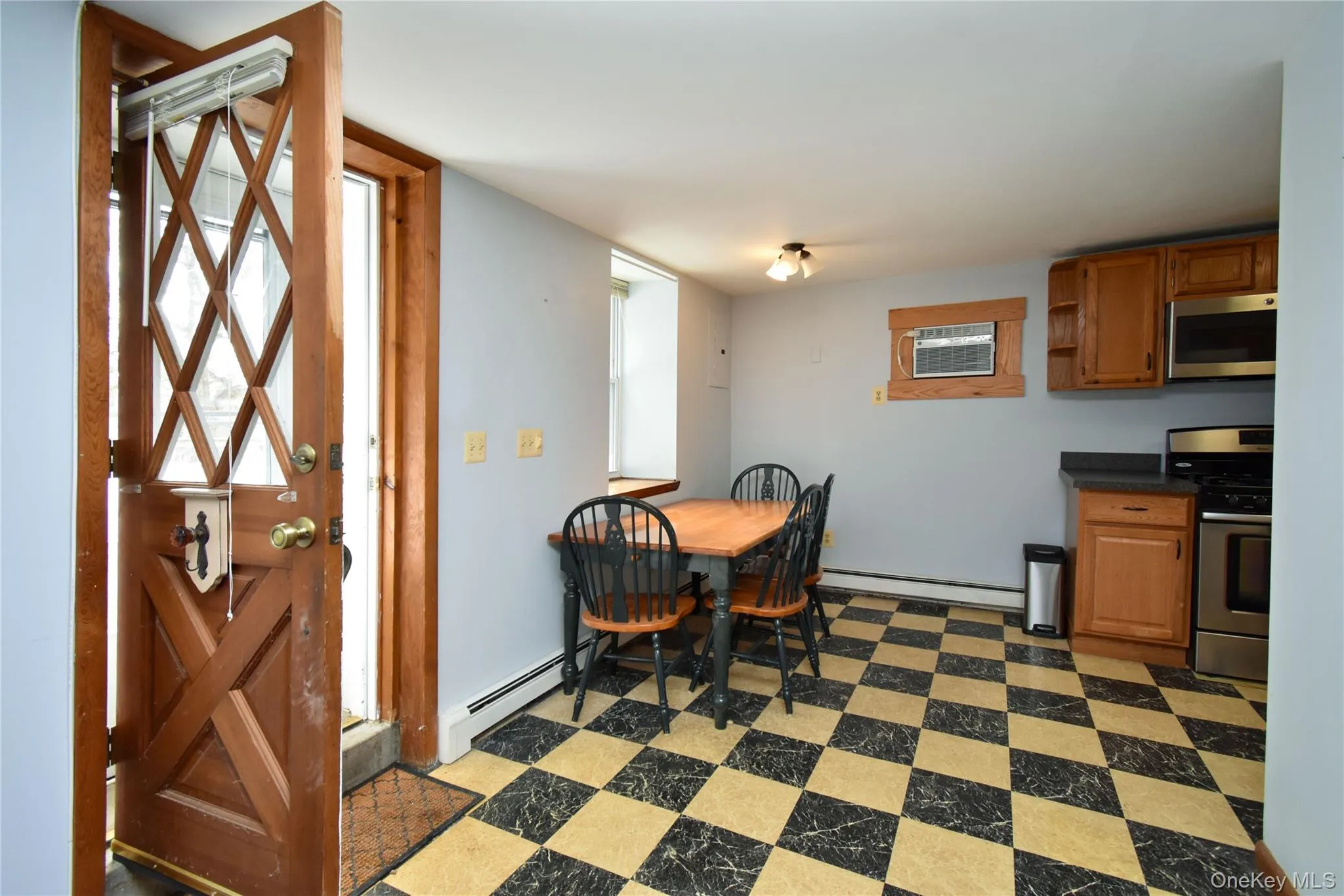 Double-door entry for extra light. Double-door entry for extra light.