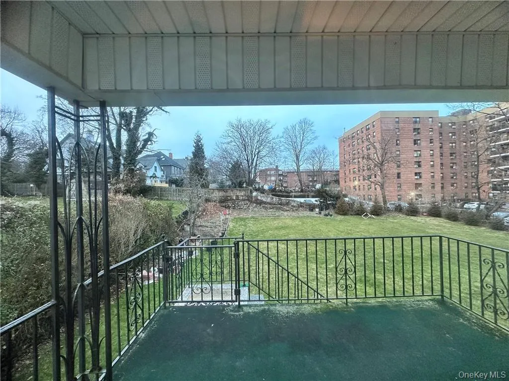 545 Pelham Road, New Rochelle, NY, 3 Bedrooms Bedrooms, 8 Rooms Rooms,2 BathroomsBathrooms,Residential Lease,For Rent,Pelham,0,962008 545 Pelham Road, New Rochelle, NY, 3 Bedrooms Bedrooms, 8 Rooms Rooms,2 BathroomsBathrooms,Residential Lease,For Rent,Pelham,0,962008