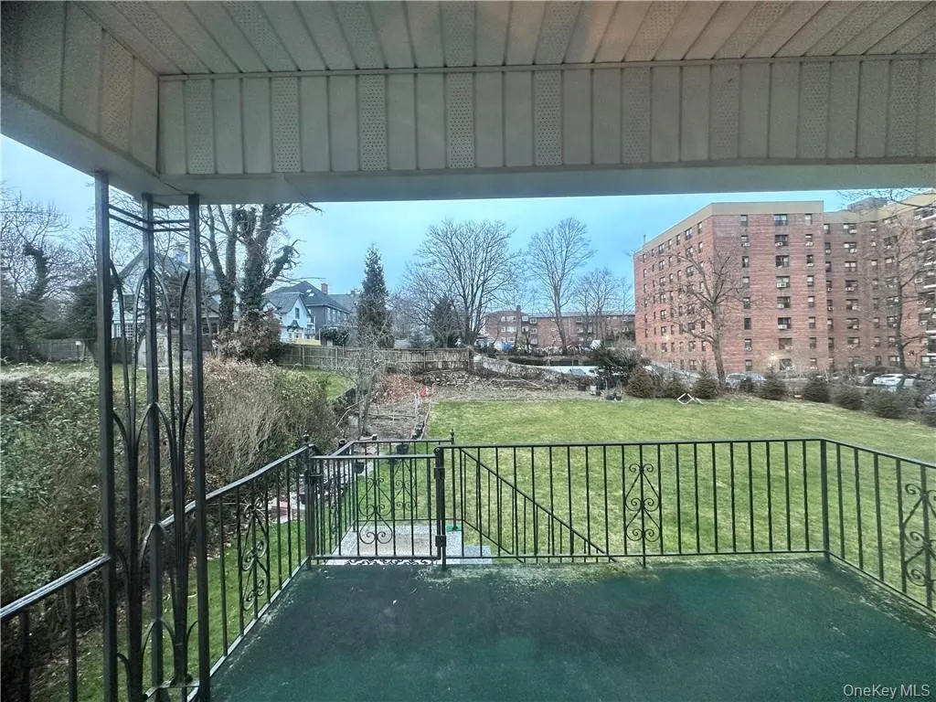 545 Pelham Road, New Rochelle, NY, 3 Bedrooms Bedrooms, 8 Rooms Rooms,2 BathroomsBathrooms,Residential Lease,For Rent,Pelham,0,962008 545 Pelham Road, New Rochelle, NY, 3 Bedrooms Bedrooms, 8 Rooms Rooms,2 BathroomsBathrooms,Residential Lease,For Rent,Pelham,0,962008