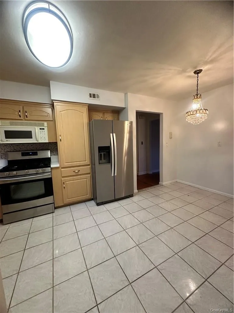 kitchen with Eat in Kitchen area kitchen with Eat in Kitchen area