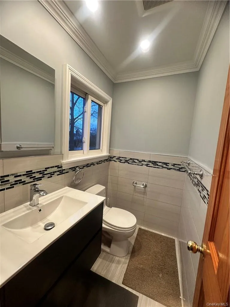 545 Pelham Road, New Rochelle, NY, 3 Bedrooms Bedrooms, 8 Rooms Rooms,2 BathroomsBathrooms,Residential Lease,For Rent,Pelham,0,962008 545 Pelham Road, New Rochelle, NY, 3 Bedrooms Bedrooms, 8 Rooms Rooms,2 BathroomsBathrooms,Residential Lease,For Rent,Pelham,0,962008
