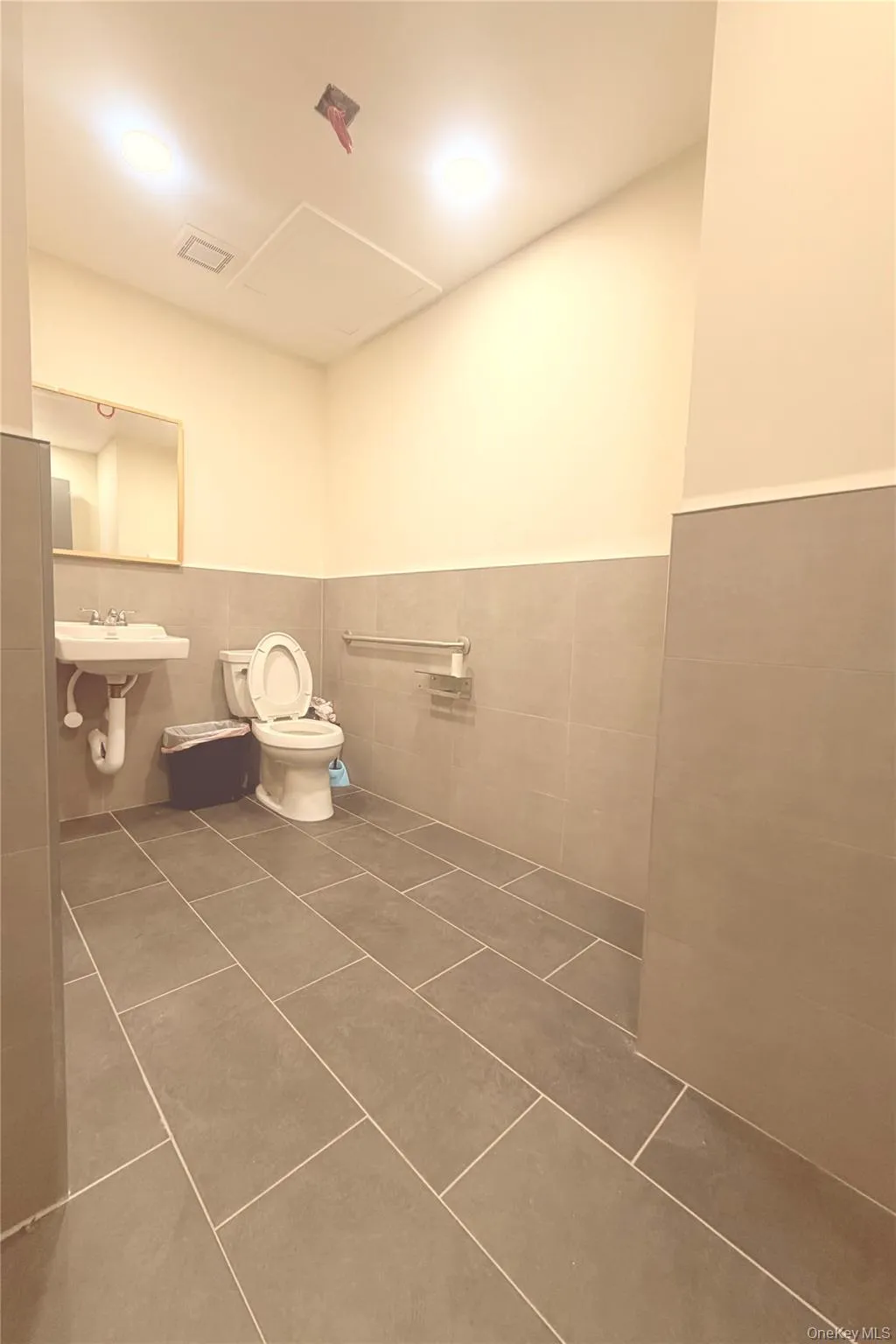 3708 Main Street, New York, NY, ,Commercial Lease,For Rent,Main,0,962043 3708 Main Street, New York, NY, ,Commercial Lease,For Rent,Main,0,962043