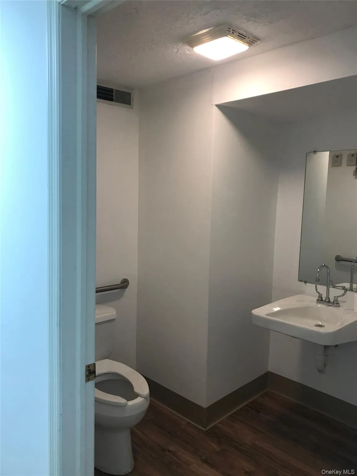 184 Broadway, Newburgh (city), NY, ,Commercial Lease,For Rent,Broadway,0,962051 184 Broadway, Newburgh (city), NY, ,Commercial Lease,For Rent,Broadway,0,962051