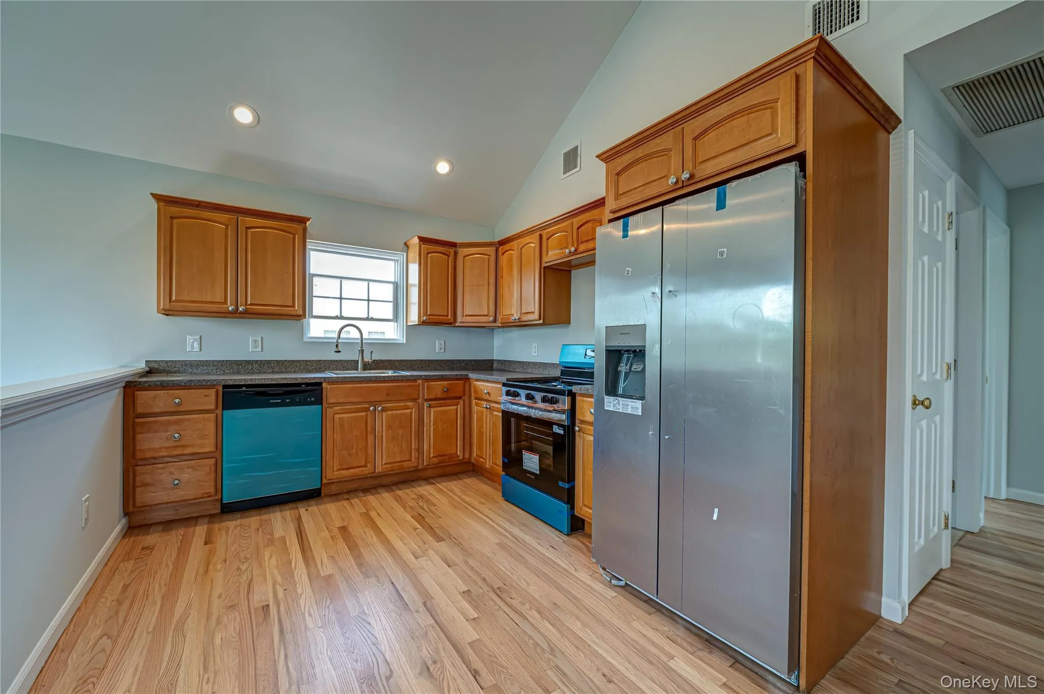 2163 Sunrise Highway, Islip, NY, 5 Bedrooms Bedrooms, 8 Rooms Rooms,2 BathroomsBathrooms,Residential,For Rent,Sunrise,0,962073 2163 Sunrise Highway, Islip, NY, 5 Bedrooms Bedrooms, 8 Rooms Rooms,2 BathroomsBathrooms,Residential,For Rent,Sunrise,0,962073