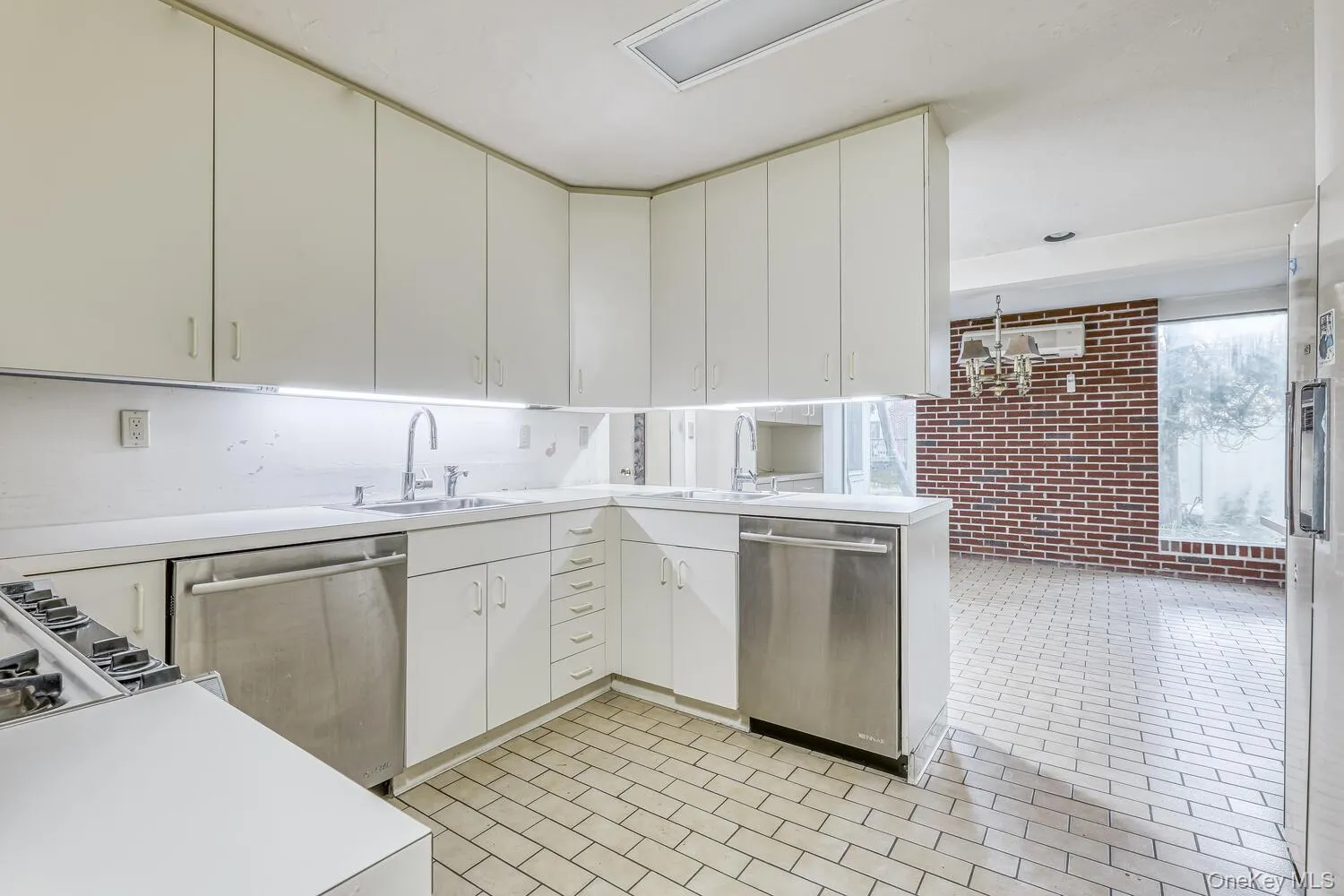 38 Forshay Road, Ramapo, NY, 5 Bedrooms Bedrooms, 11 Rooms Rooms,2 BathroomsBathrooms,Residential,For Rent,Forshay,0,962076 38 Forshay Road, Ramapo, NY, 5 Bedrooms Bedrooms, 11 Rooms Rooms,2 BathroomsBathrooms,Residential,For Rent,Forshay,0,962076