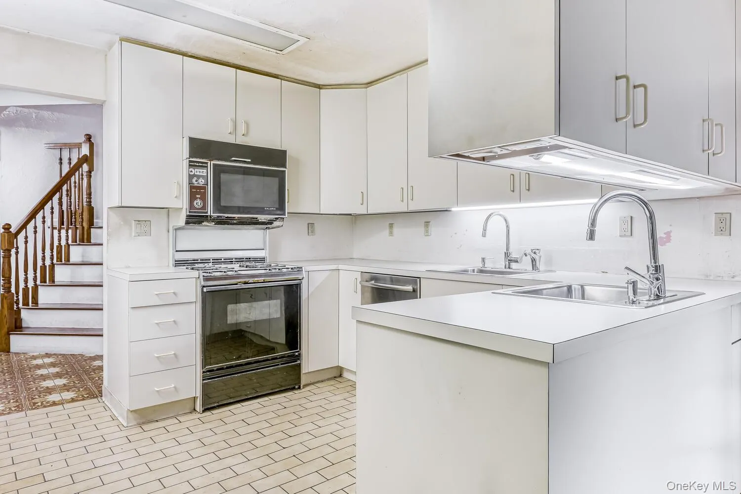 38 Forshay Road, Ramapo, NY, 5 Bedrooms Bedrooms, 11 Rooms Rooms,2 BathroomsBathrooms,Residential,For Rent,Forshay,0,962076 38 Forshay Road, Ramapo, NY, 5 Bedrooms Bedrooms, 11 Rooms Rooms,2 BathroomsBathrooms,Residential,For Rent,Forshay,0,962076
