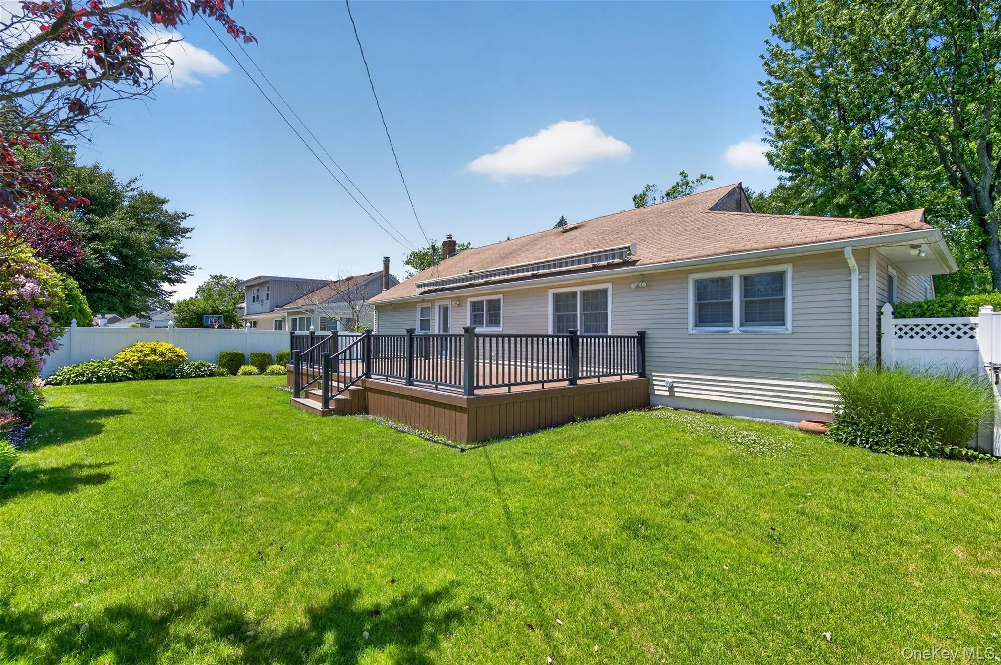 Private and LovelyProfessionally landscaped Private and LovelyProfessionally landscaped