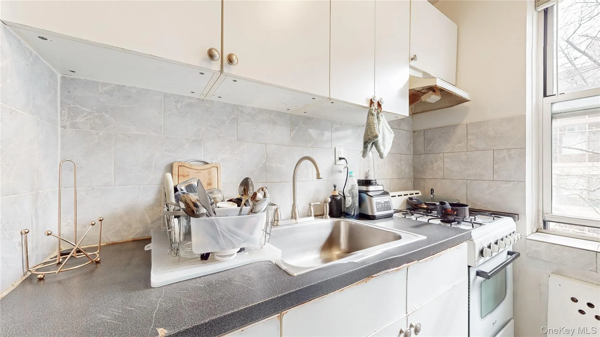 105-25 64th Avenue, New York, NY, 3 Rooms Rooms,1 BathroomBathrooms,Residential Lease,For Rent,64th,0,962080 105-25 64th Avenue, New York, NY, 3 Rooms Rooms,1 BathroomBathrooms,Residential Lease,For Rent,64th,0,962080