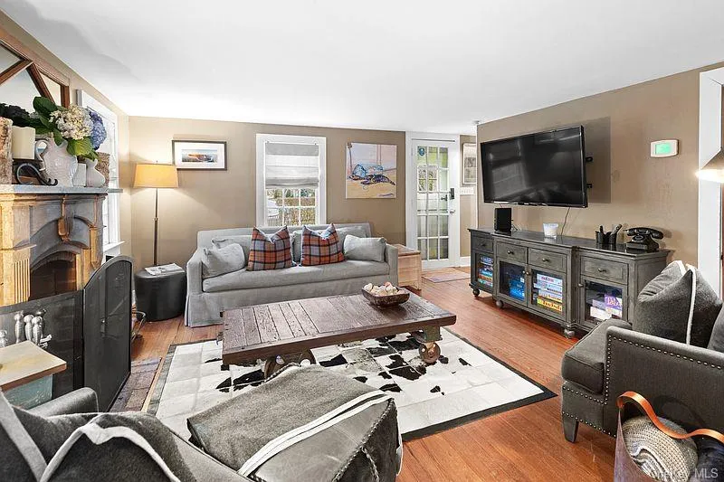 80 Route 114, East Hampton, NY, 3 Bedrooms Bedrooms, 5 Rooms Rooms,2 BathroomsBathrooms,Residential Lease,For Rent,Route 114,0,962110 80 Route 114, East Hampton, NY, 3 Bedrooms Bedrooms, 5 Rooms Rooms,2 BathroomsBathrooms,Residential Lease,For Rent,Route 114,0,962110