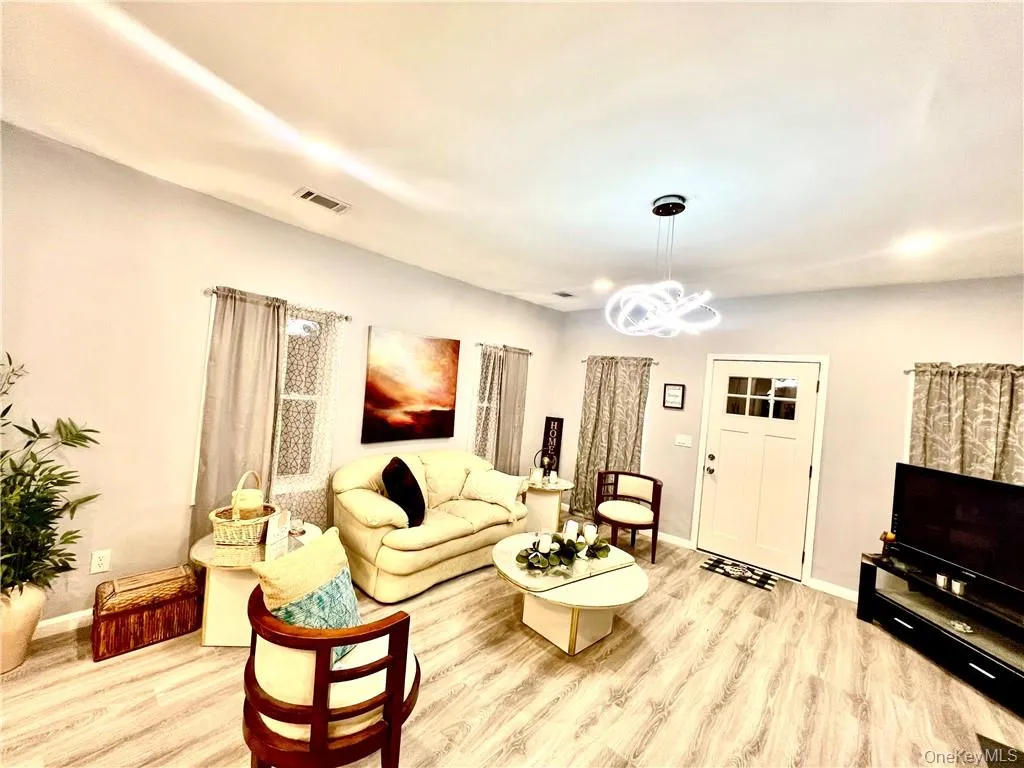 26 Mill Street, Middletown, NY, 3 Bedrooms Bedrooms, 7 Rooms Rooms,2 BathroomsBathrooms,Residential Lease,For Rent,Mill,0,962146 26 Mill Street, Middletown, NY, 3 Bedrooms Bedrooms, 7 Rooms Rooms,2 BathroomsBathrooms,Residential Lease,For Rent,Mill,0,962146