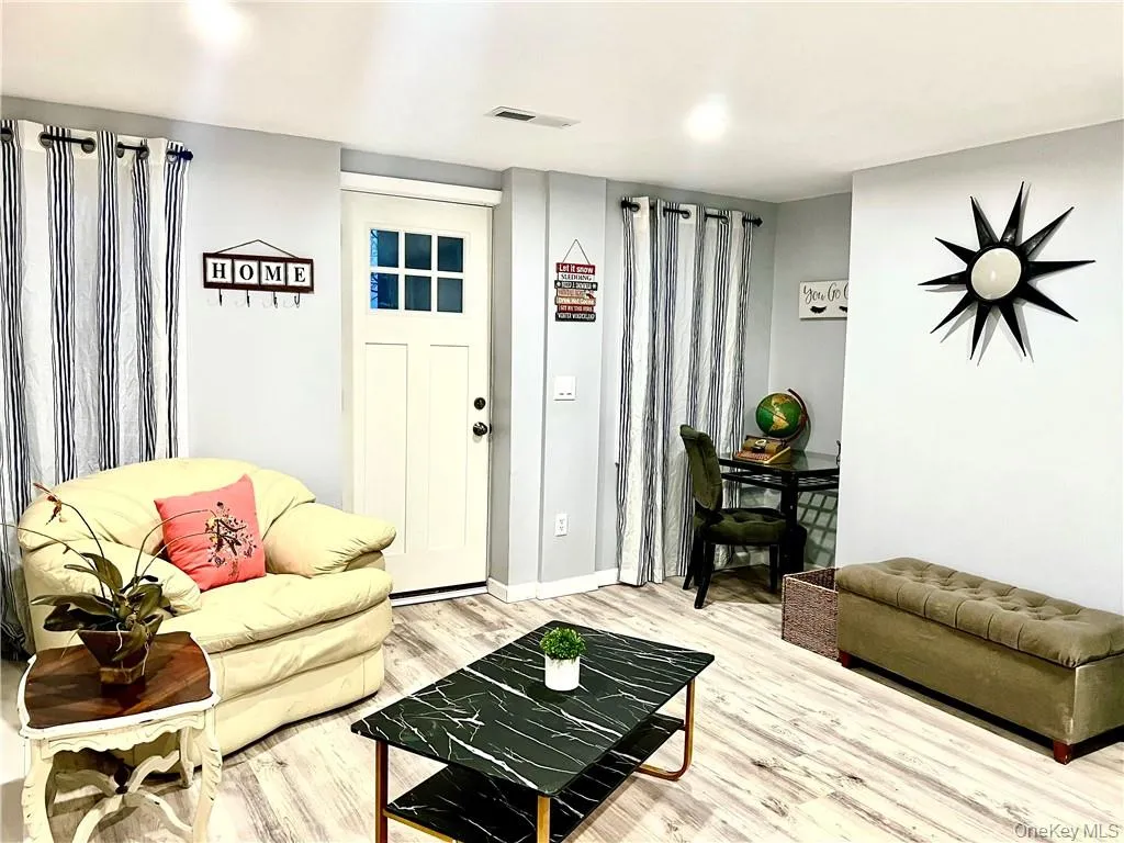 26 Mill Street, Middletown, NY, 3 Bedrooms Bedrooms, 7 Rooms Rooms,2 BathroomsBathrooms,Residential Lease,For Rent,Mill,0,962146 26 Mill Street, Middletown, NY, 3 Bedrooms Bedrooms, 7 Rooms Rooms,2 BathroomsBathrooms,Residential Lease,For Rent,Mill,0,962146