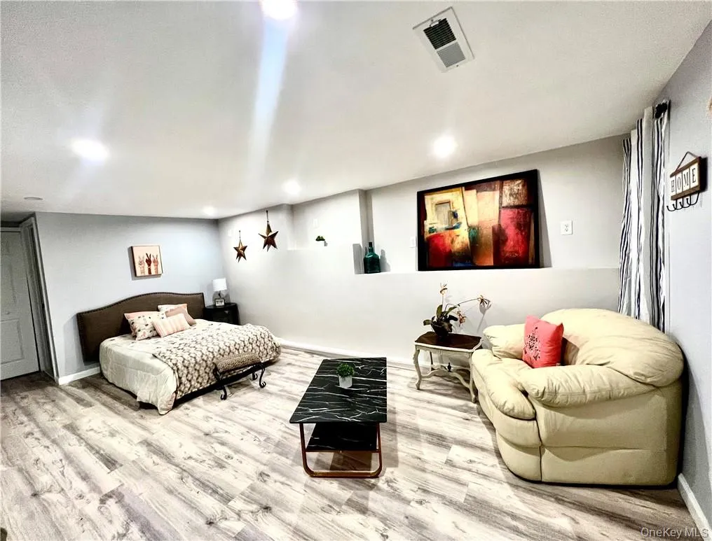 26 Mill Street, Middletown, NY, 3 Bedrooms Bedrooms, 7 Rooms Rooms,2 BathroomsBathrooms,Residential Lease,For Rent,Mill,0,962146 26 Mill Street, Middletown, NY, 3 Bedrooms Bedrooms, 7 Rooms Rooms,2 BathroomsBathrooms,Residential Lease,For Rent,Mill,0,962146