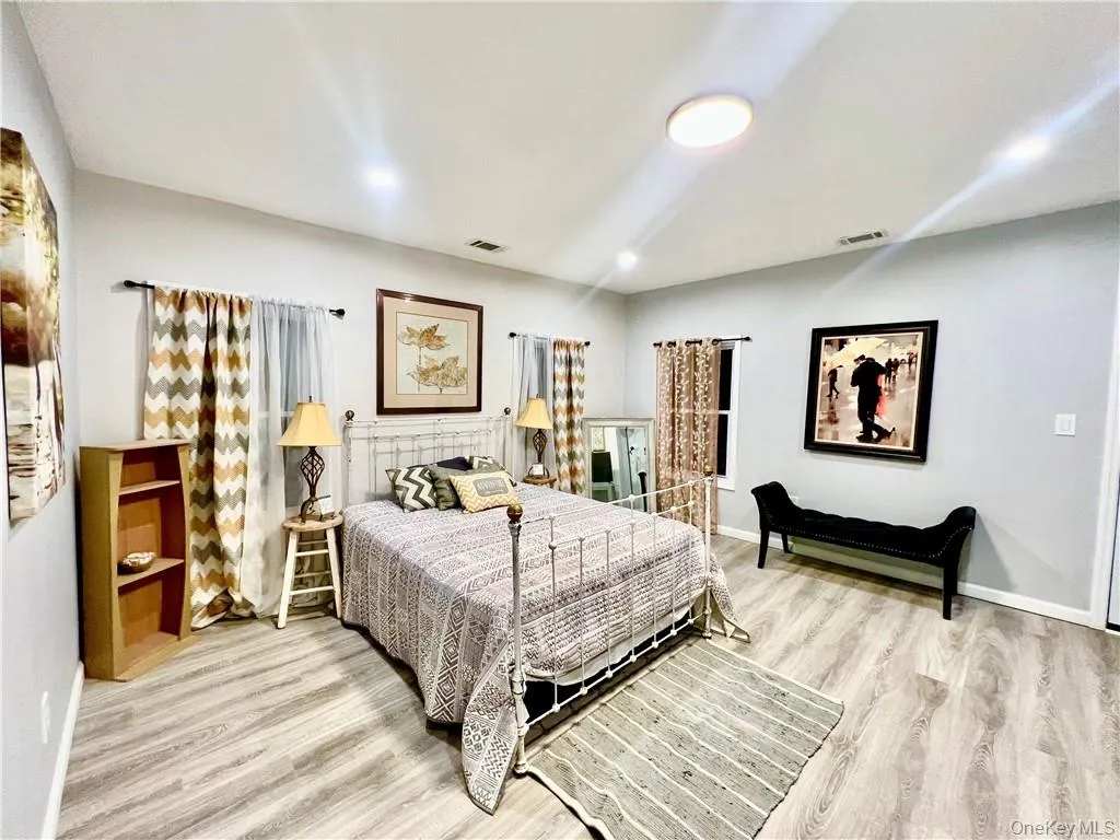 26 Mill Street, Middletown, NY, 3 Bedrooms Bedrooms, 7 Rooms Rooms,2 BathroomsBathrooms,Residential Lease,For Rent,Mill,0,962146 26 Mill Street, Middletown, NY, 3 Bedrooms Bedrooms, 7 Rooms Rooms,2 BathroomsBathrooms,Residential Lease,For Rent,Mill,0,962146