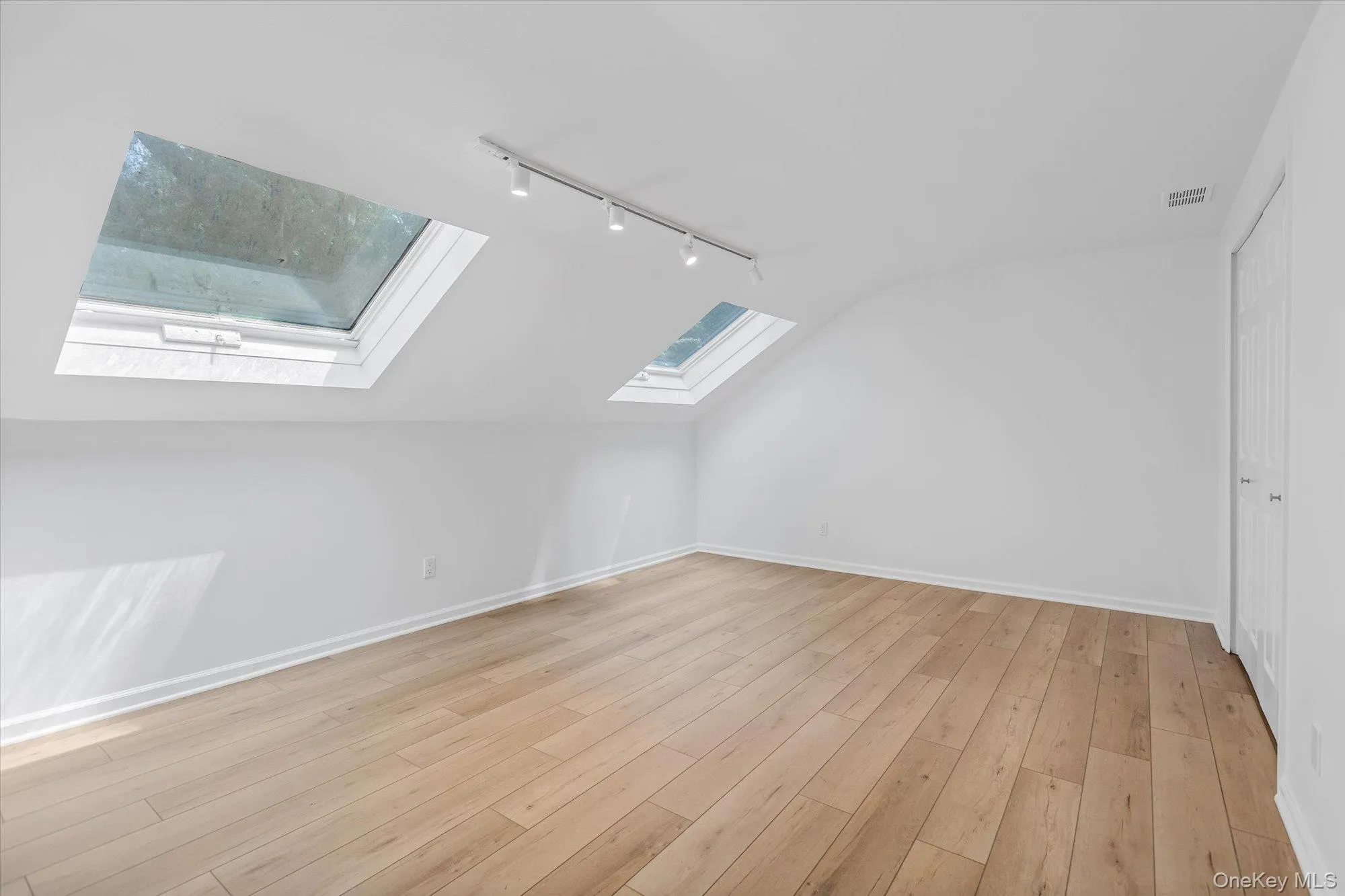 2 Westbourne Lane, Huntington, NY, 5 Bedrooms Bedrooms, 9 Rooms Rooms,3 BathroomsBathrooms,Residential,For Rent,Westbourne,0,962150 2 Westbourne Lane, Huntington, NY, 5 Bedrooms Bedrooms, 9 Rooms Rooms,3 BathroomsBathrooms,Residential,For Rent,Westbourne,0,962150