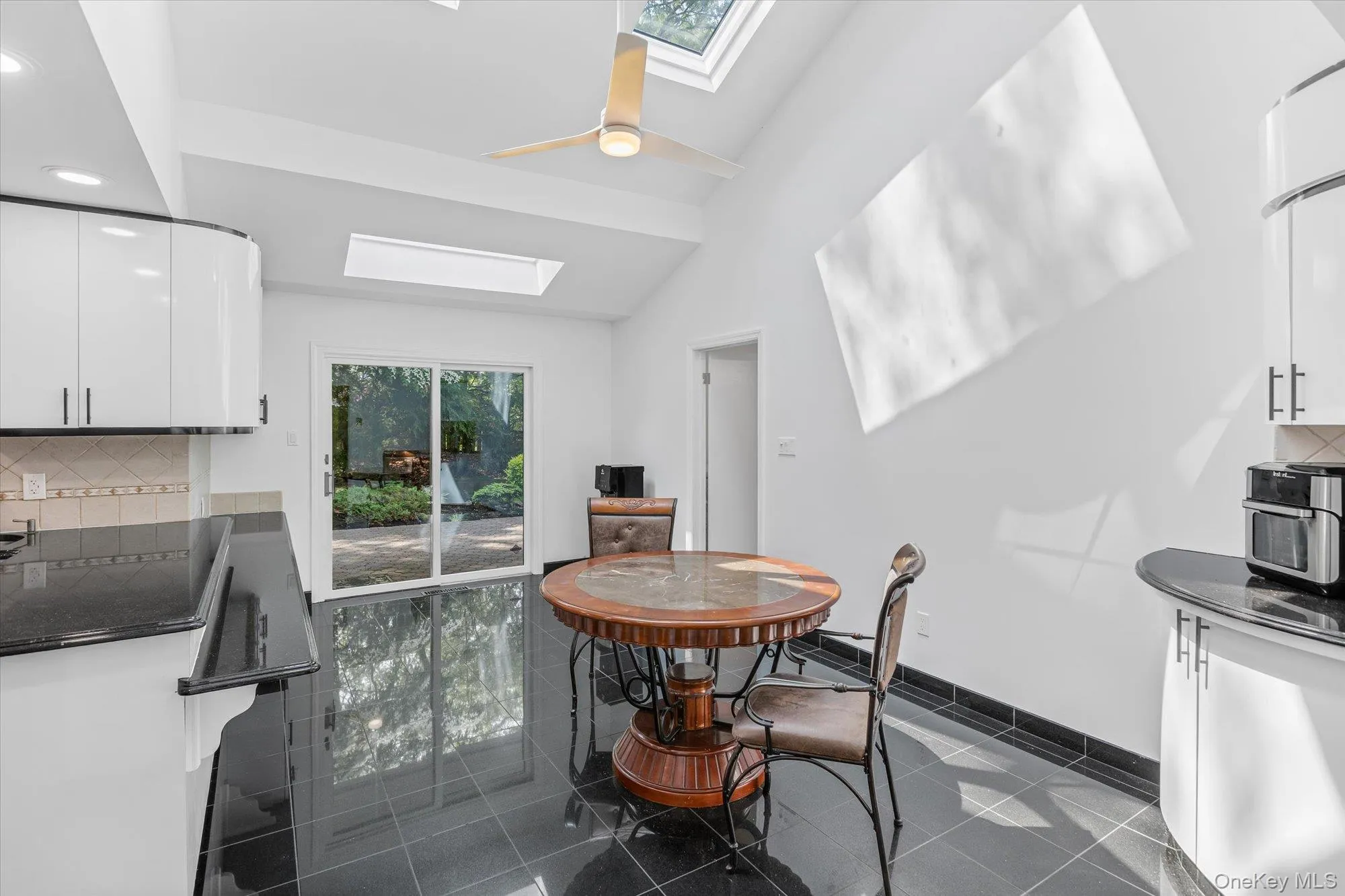 2 Westbourne Lane, Huntington, NY, 5 Bedrooms Bedrooms, 9 Rooms Rooms,3 BathroomsBathrooms,Residential,For Rent,Westbourne,0,962150 2 Westbourne Lane, Huntington, NY, 5 Bedrooms Bedrooms, 9 Rooms Rooms,3 BathroomsBathrooms,Residential,For Rent,Westbourne,0,962150
